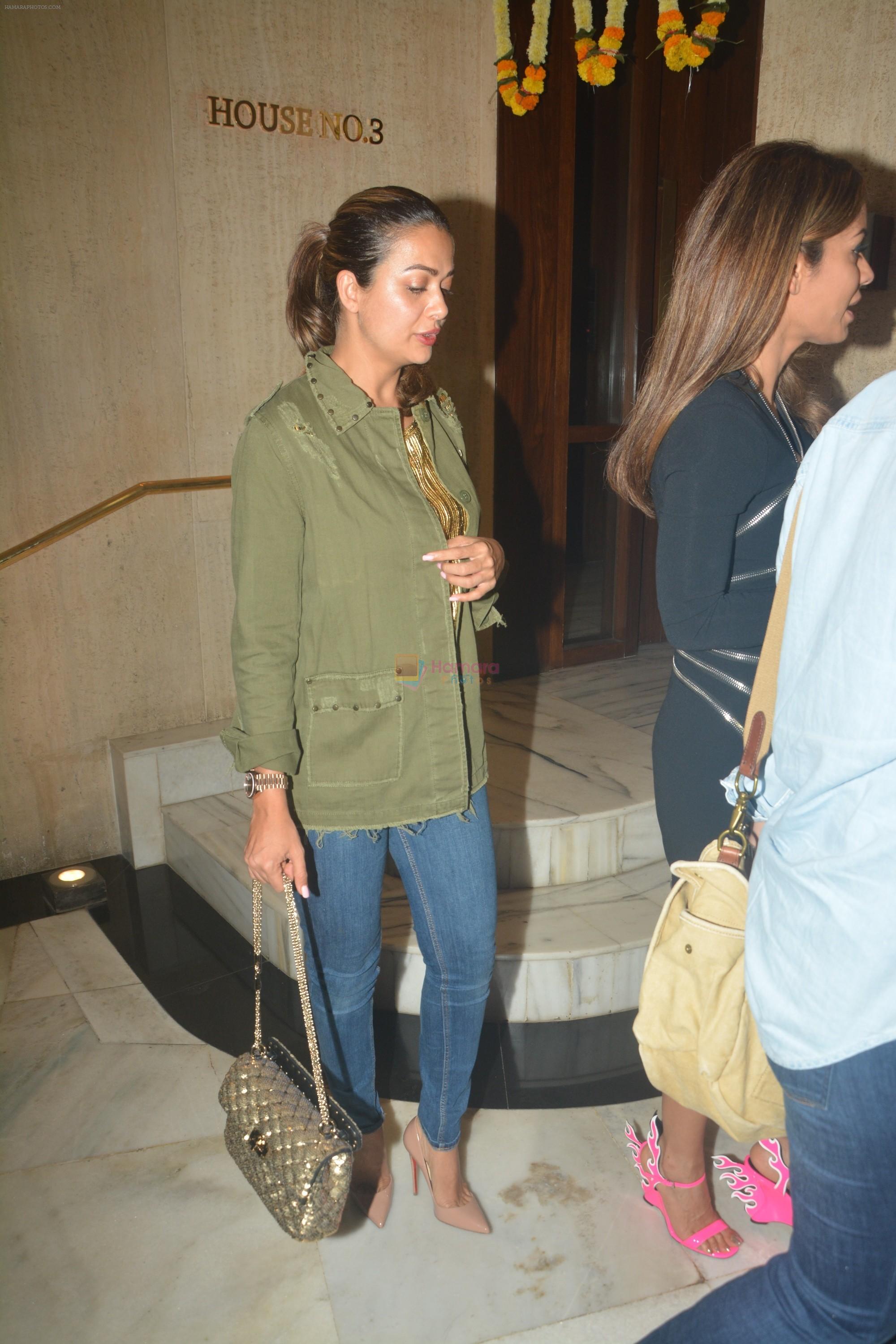 Amrita Arora Spotted At Manish Malotra's House In Bandra on 21st Oct 2018