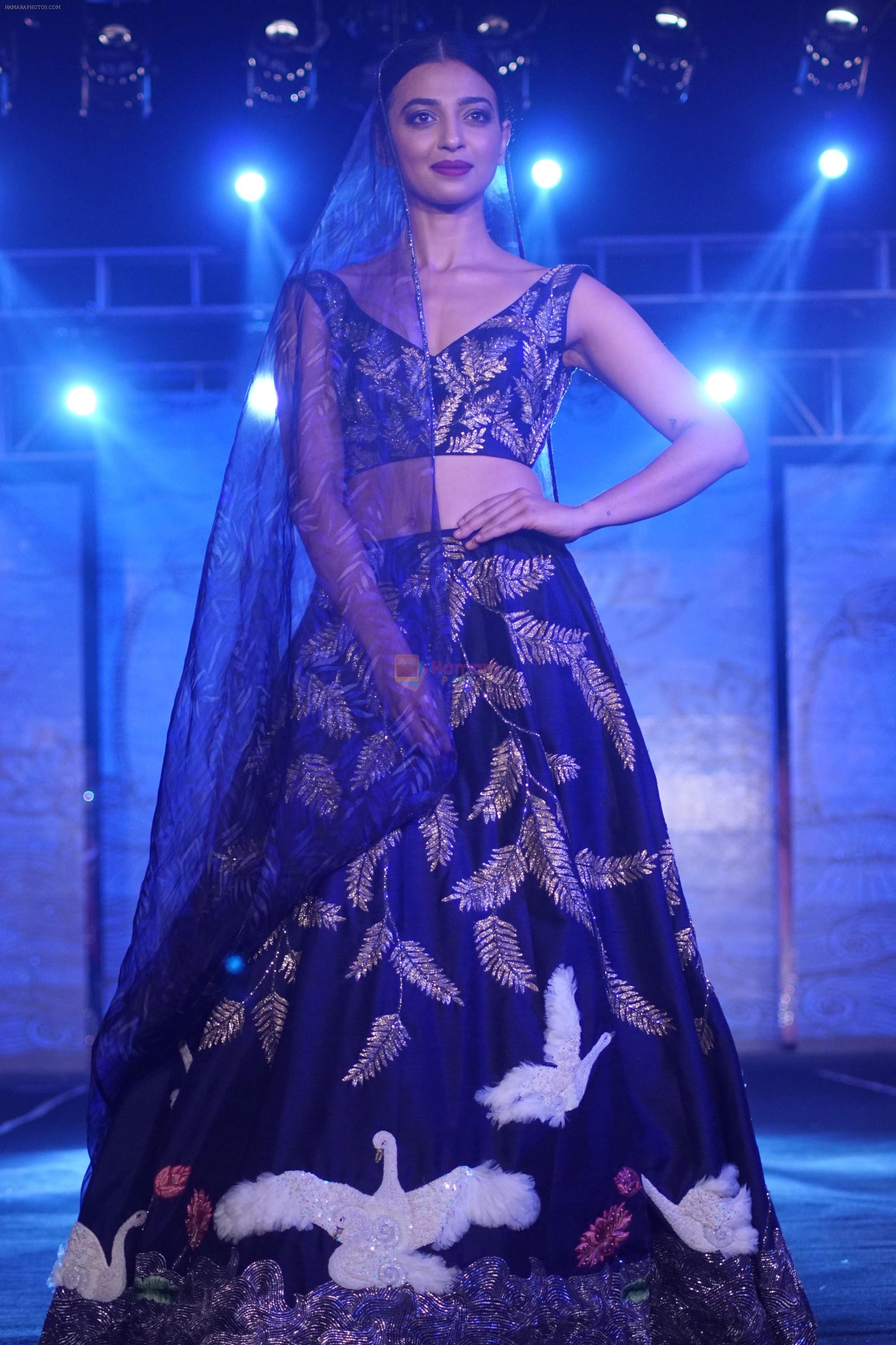 Radhika Apte walk The Ramp at The Wedding Junction Show on 26th Oct 2018