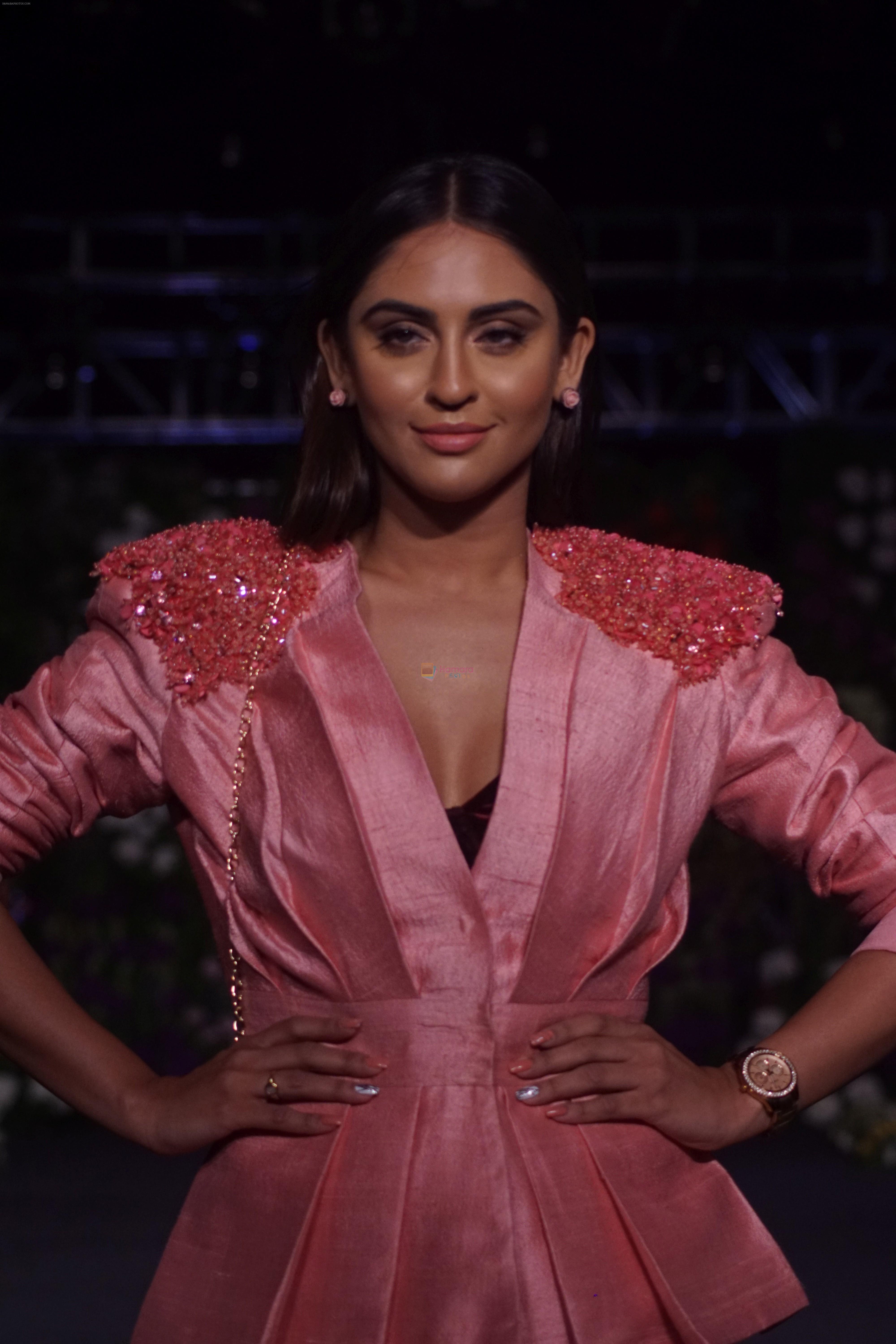 Krystle D�souza Walk The Ramp at The Wedding Junction Show on 27th Oct 2018