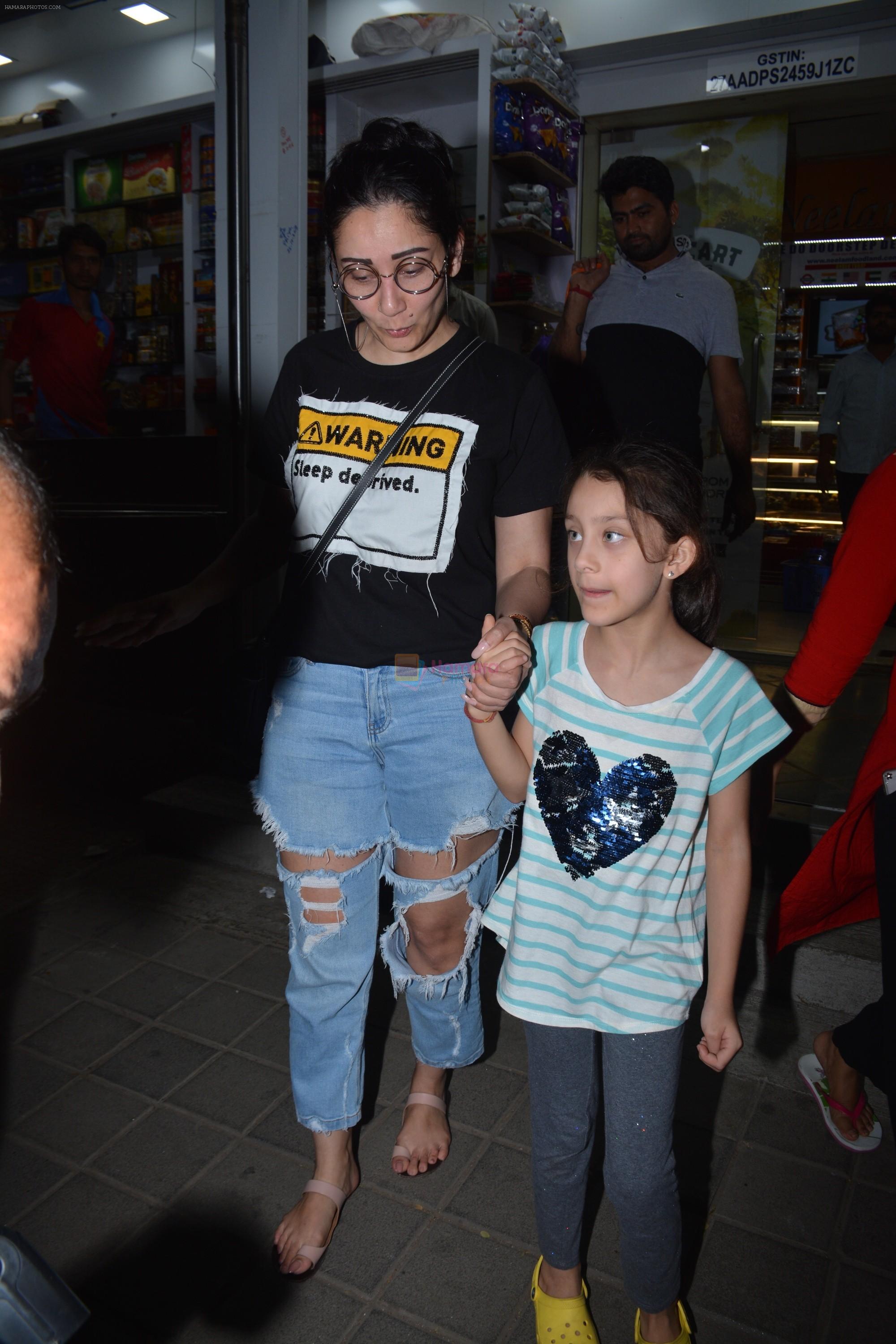 Manyata Dutt with daughter Iqra spotted at bandra on 1st Nov 2018
