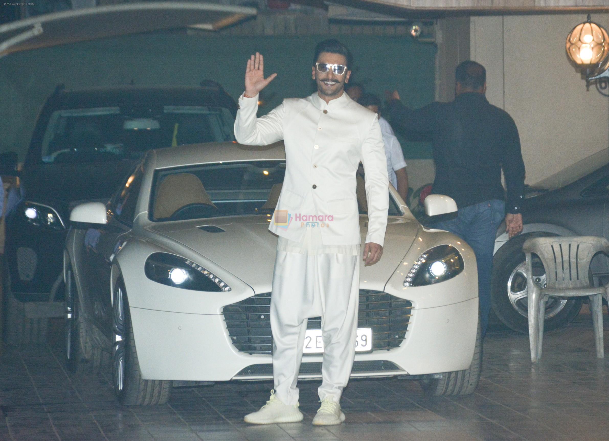 Ranveer Singh & family leave for airport on 10th Oct 2018