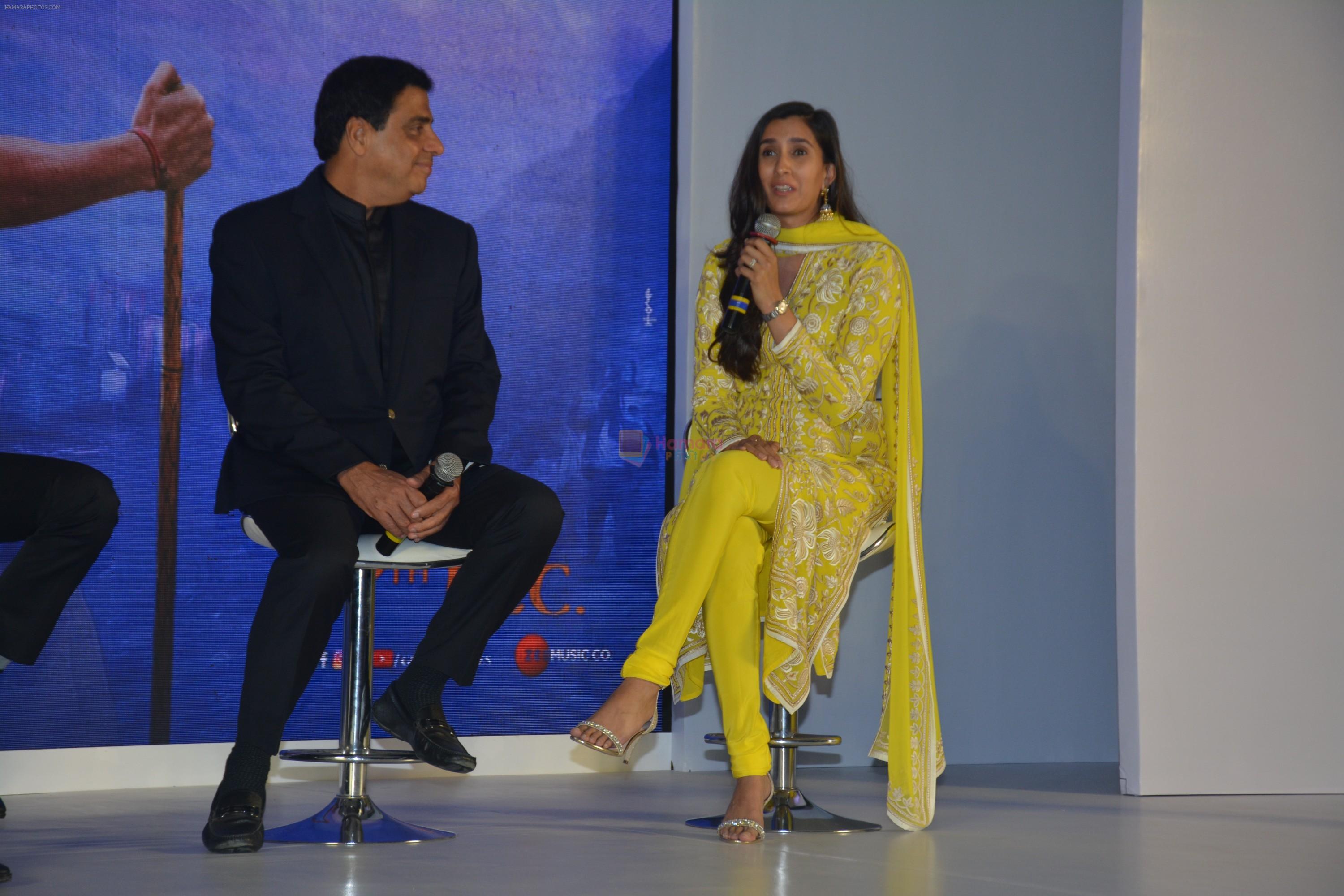 Abhishek Kapoor with his wife Pragya Yadav at the Trailer Launch Of Film Kedarnath on 12th Nov 2018