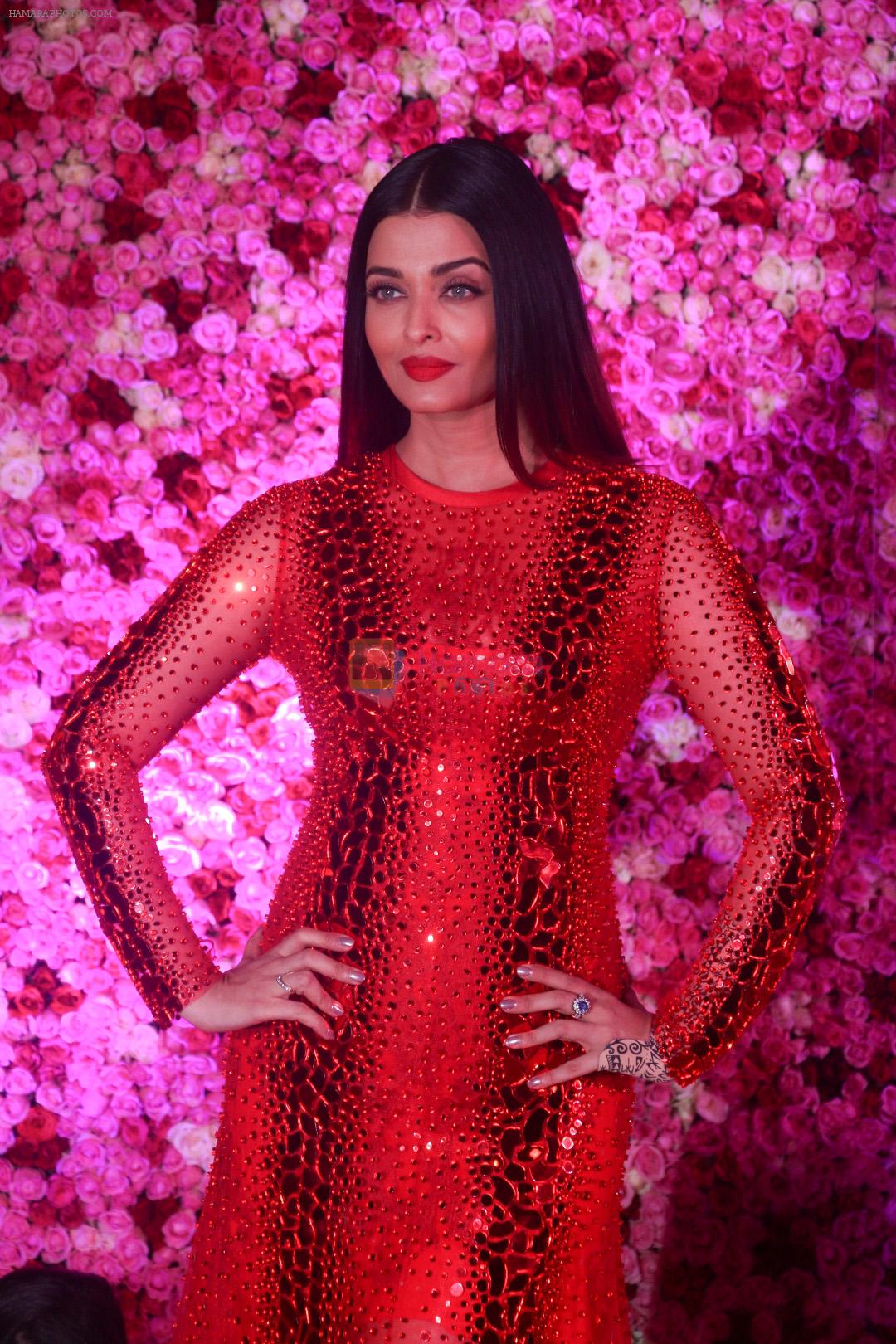 Aishwarta Rai Bachchan at the Red Carpet of Lux Golden Rose Awards 2018 on 18th Nov 2018