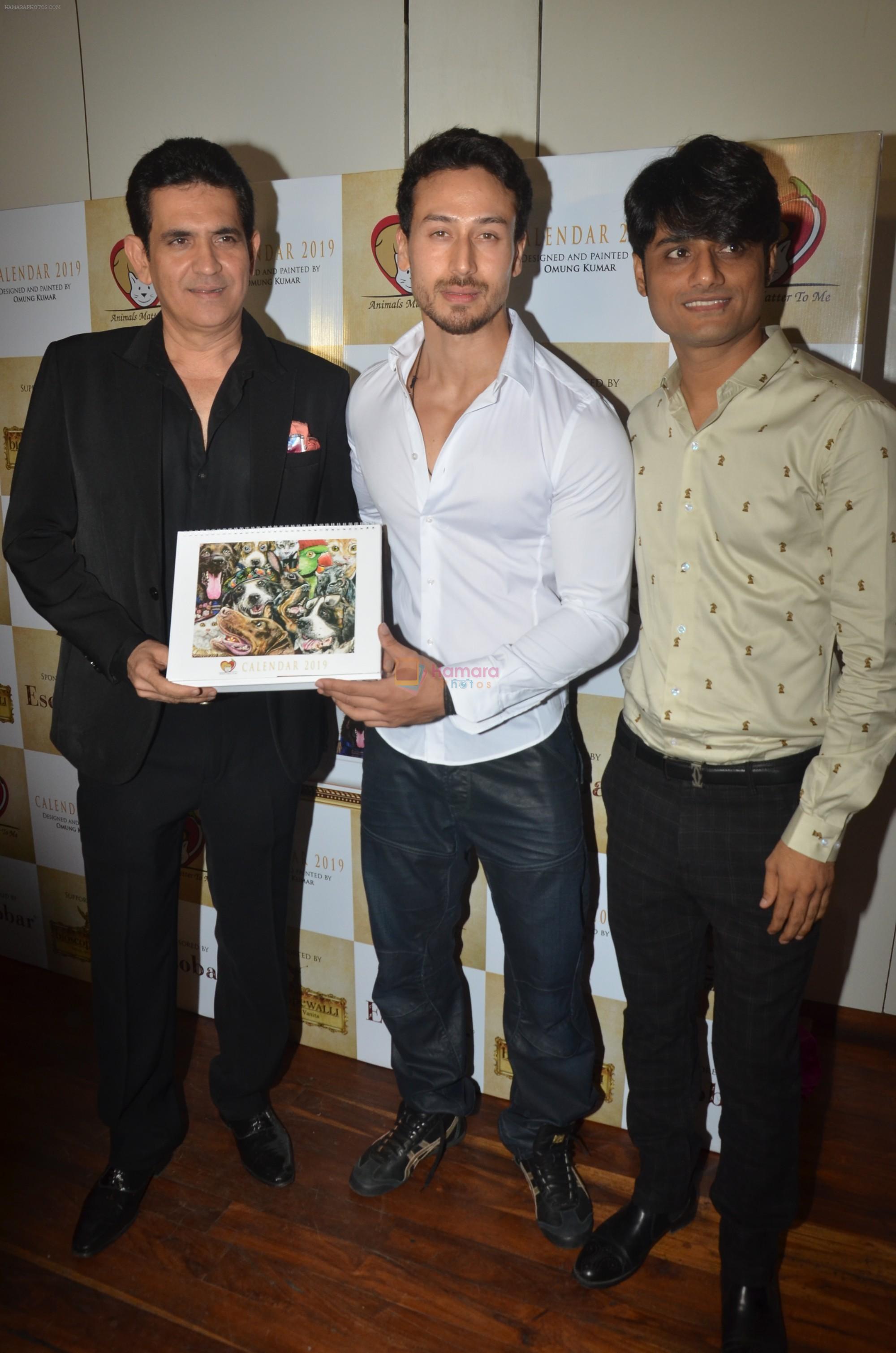 Tiger Shroff at the launch of Hand Painted Animal Calendar By Filmmaker Omung Kumar on 21st Nov 2018