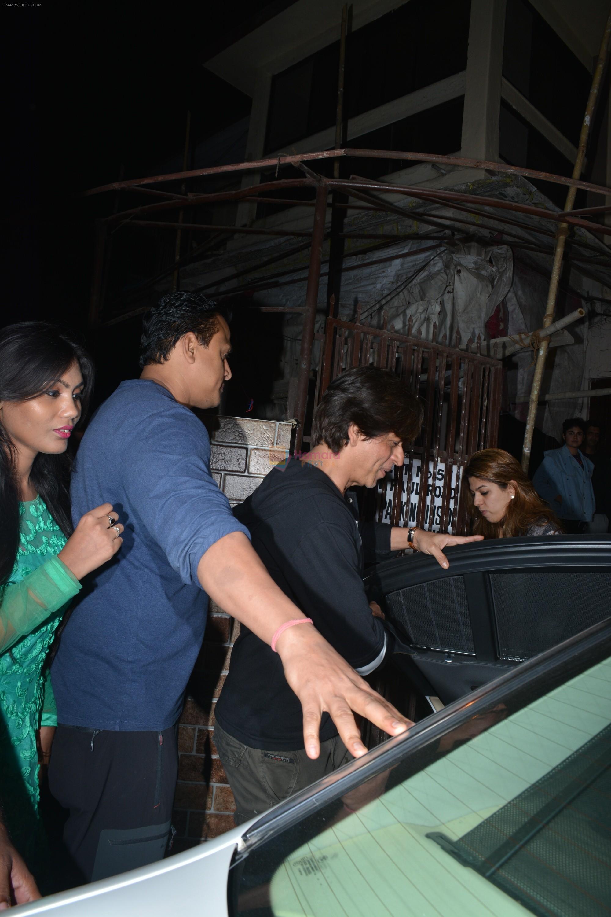 Shahrukh Khan spotted at a dubbing studio in bandra on 28th Nov 2018