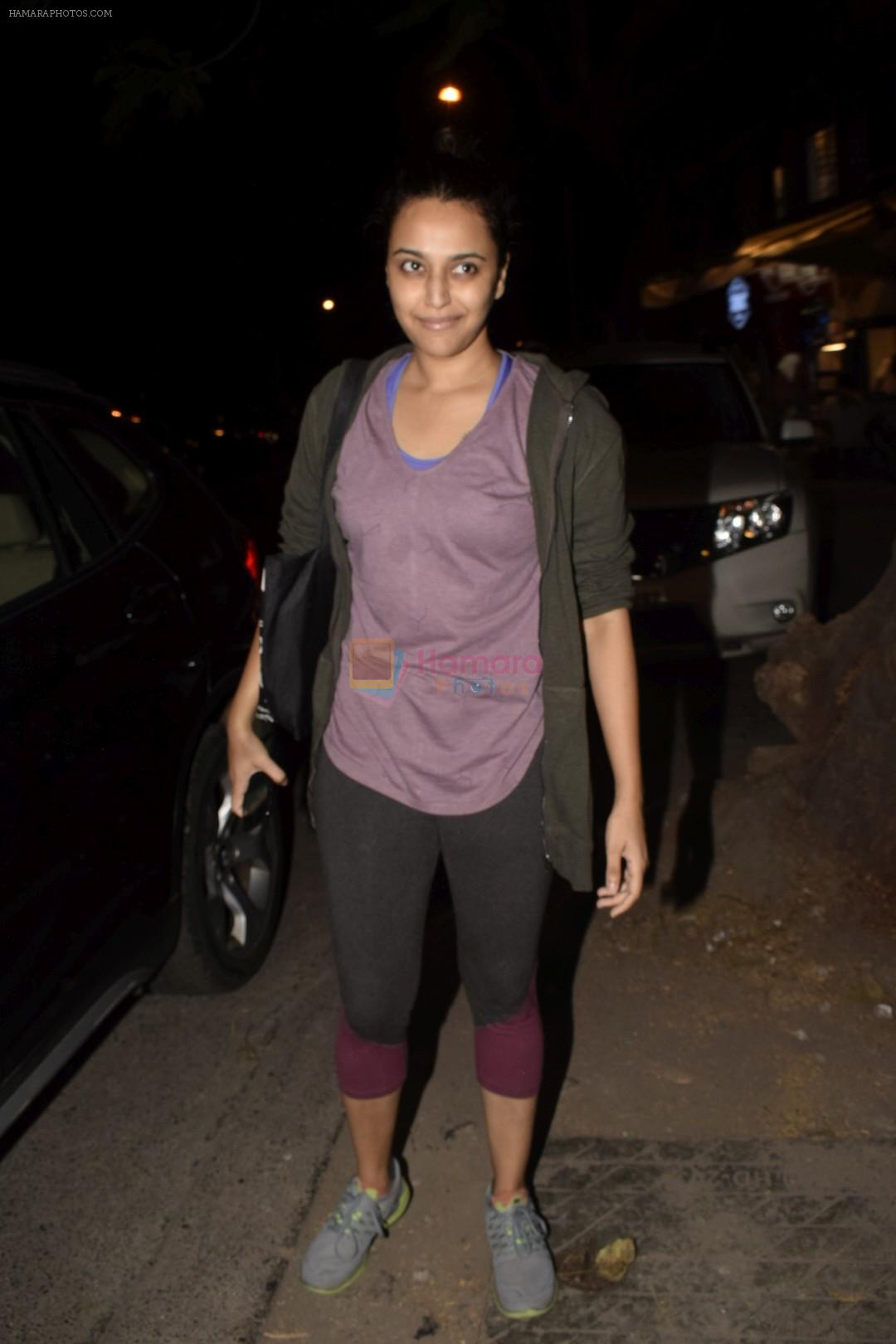 Swara Bhaskar spotted at gym in juhu on 30th Dec 2018