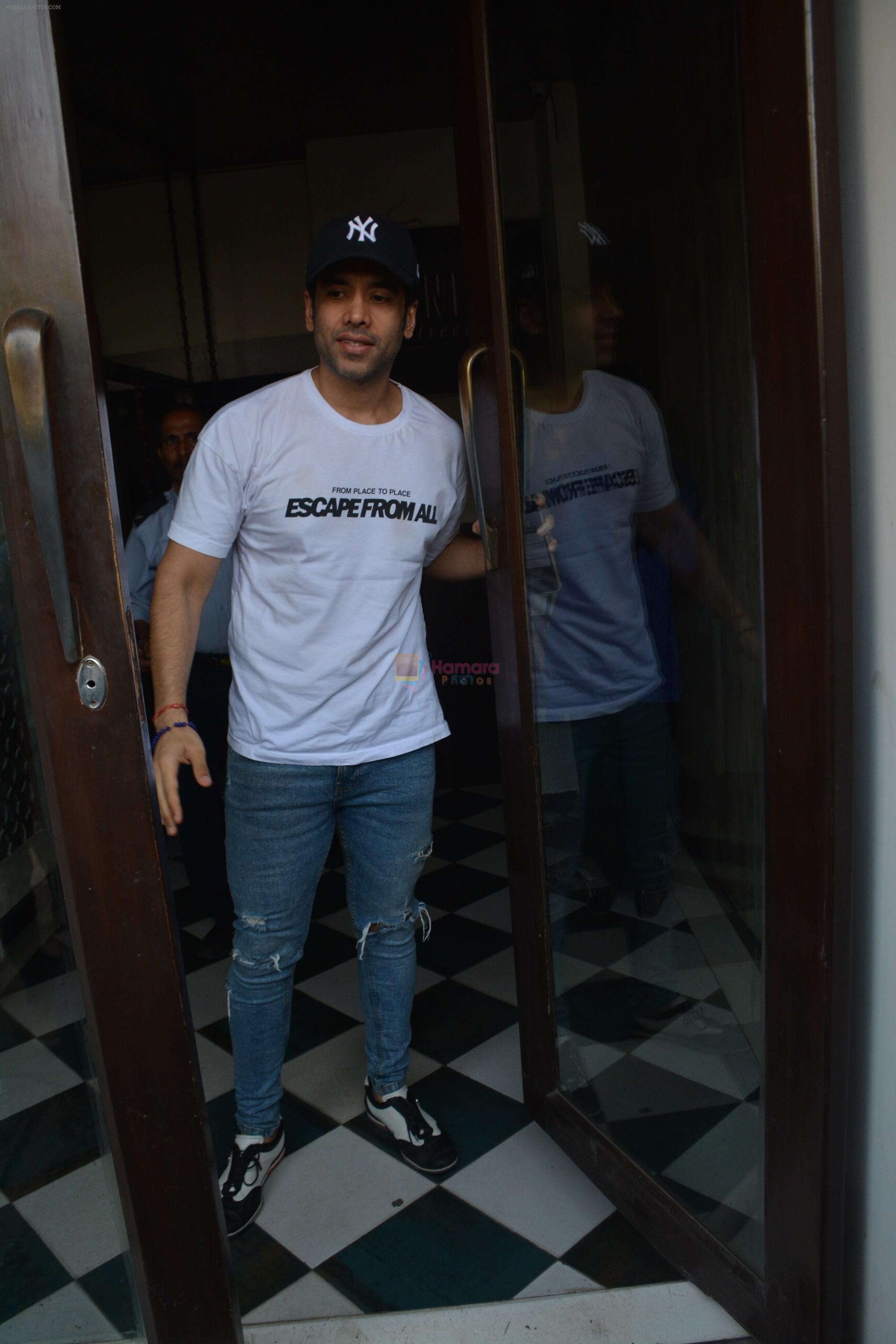 Tusshar Kapoor Spotted At Bastian In Bandra on 2nd Dec 2018