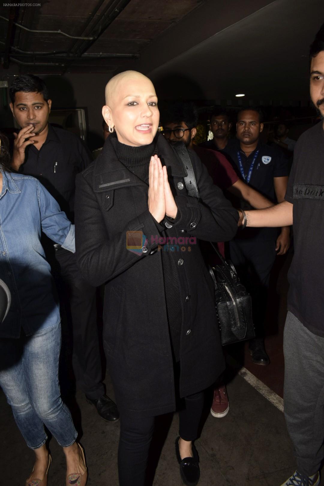Sonali Bendre returns from USA after her treatment on 2nd Dec 2018