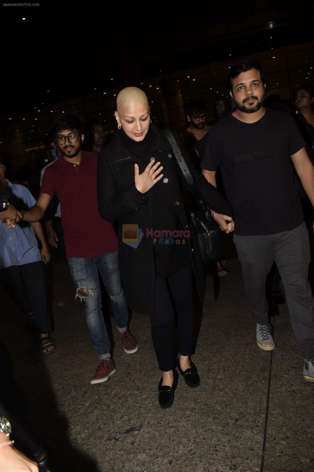 Sonali Bendre returns from USA after her treatment on 2nd Dec 2018