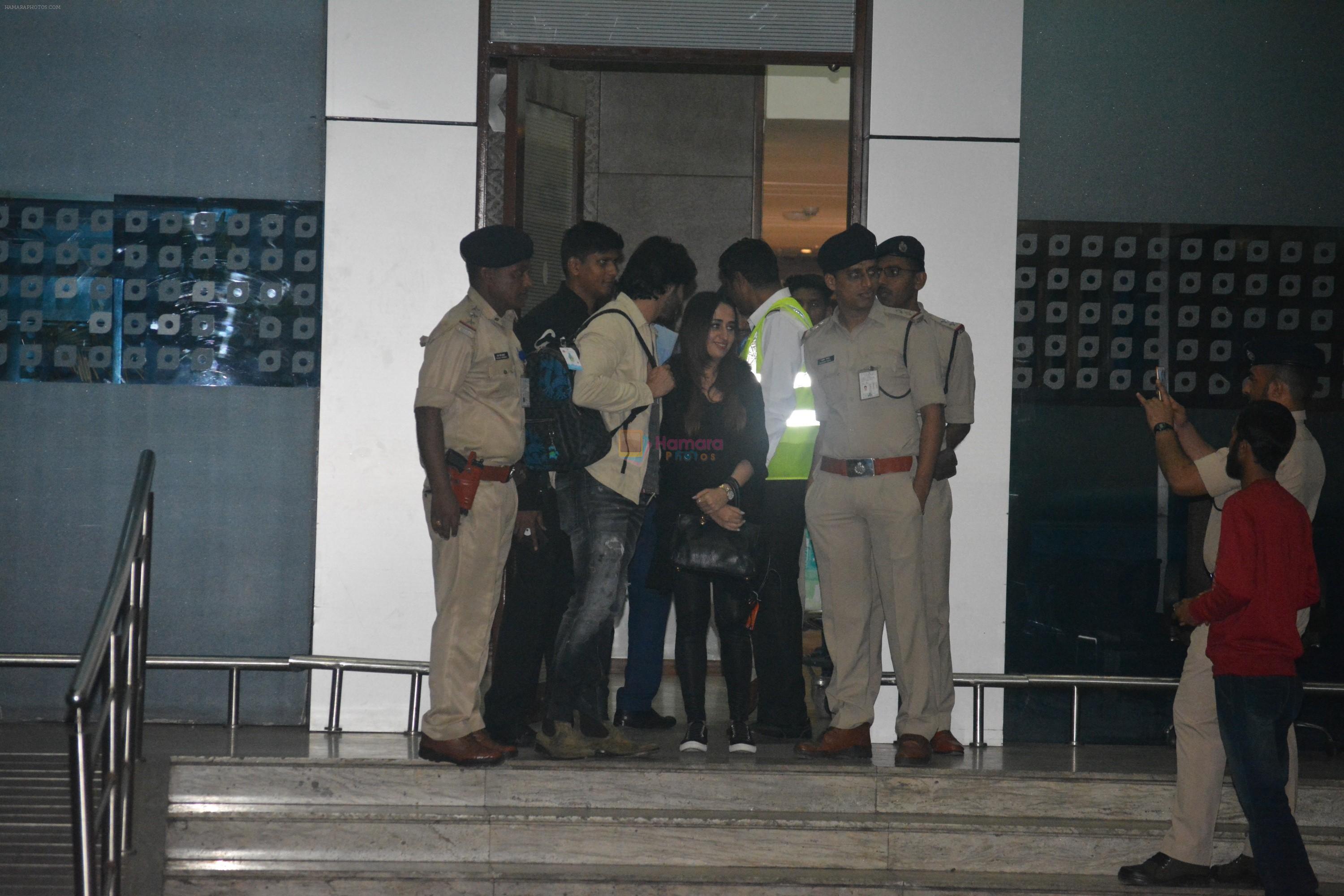 Varun Dhawan ,Natasha Dalal Spotted At Airport on 9th Dec 2018