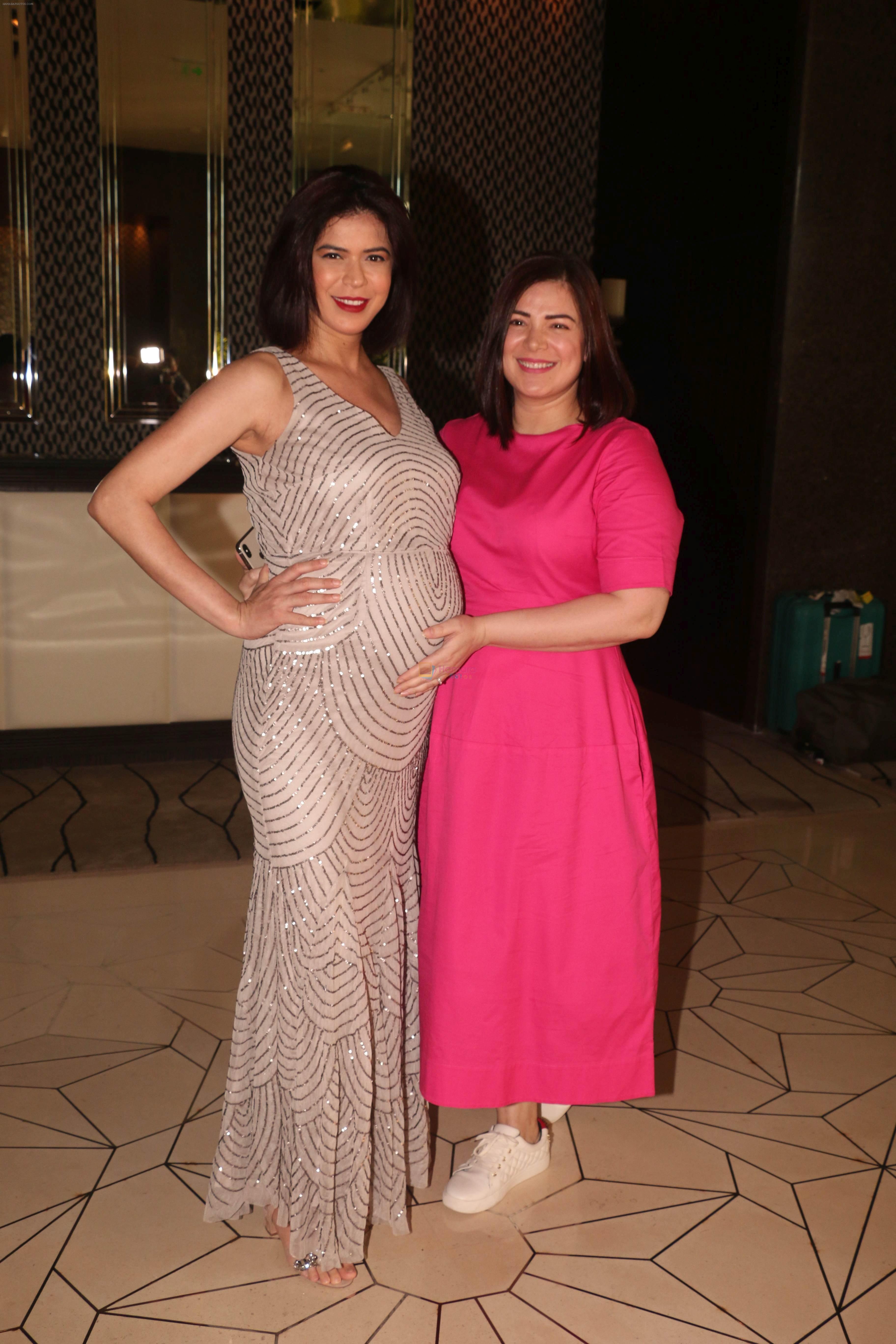 Sucheta Sharma, Urvashi Sharma at Nishka Lulla's baby shower at Intercontinental hotel in marine drive on 7th Dec 2018