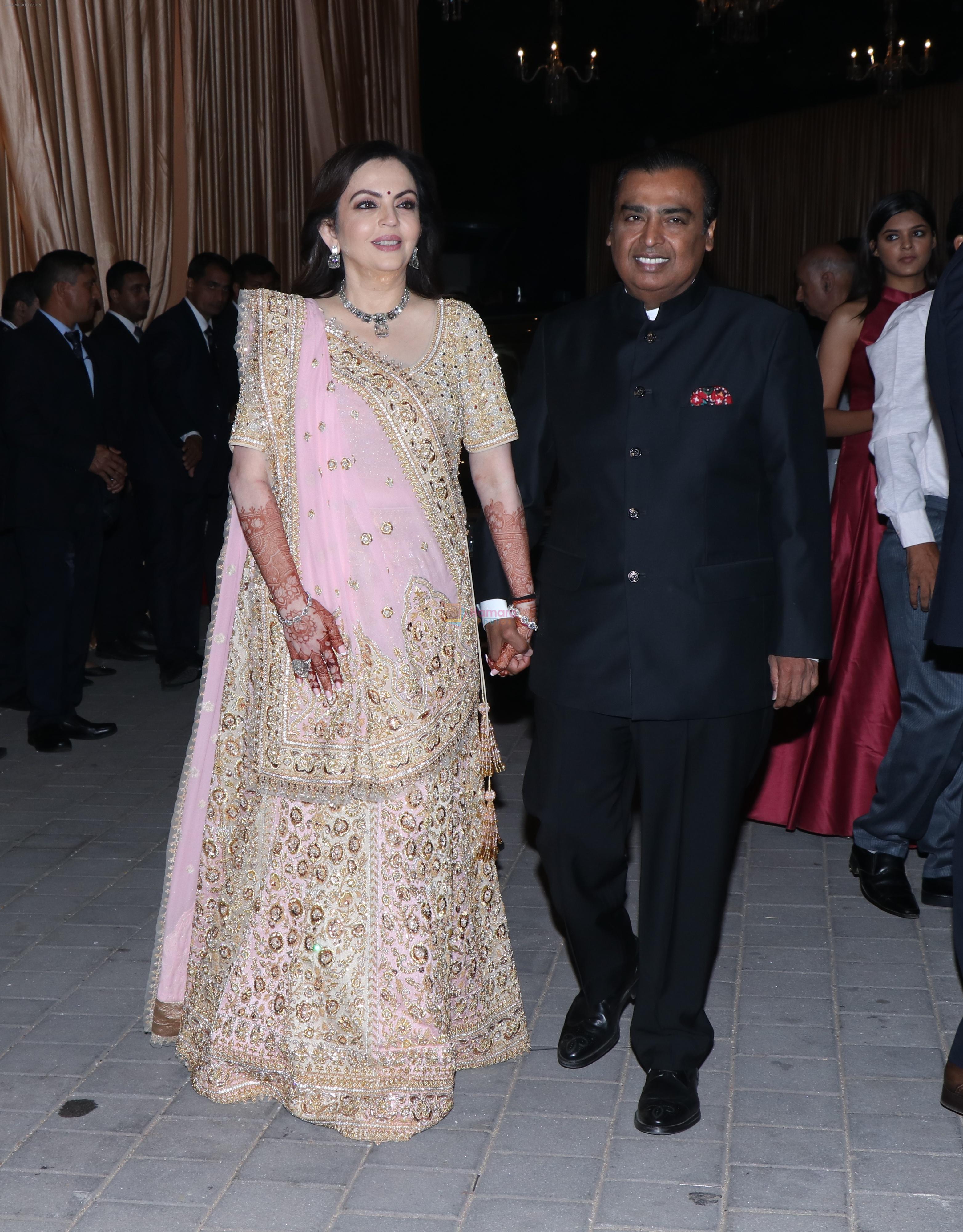 Nita Ambani, Mukesh Ambani  at Isha Ambani & Anand Piramal wedding reception in jio garden bkc on 15th Dec 2018