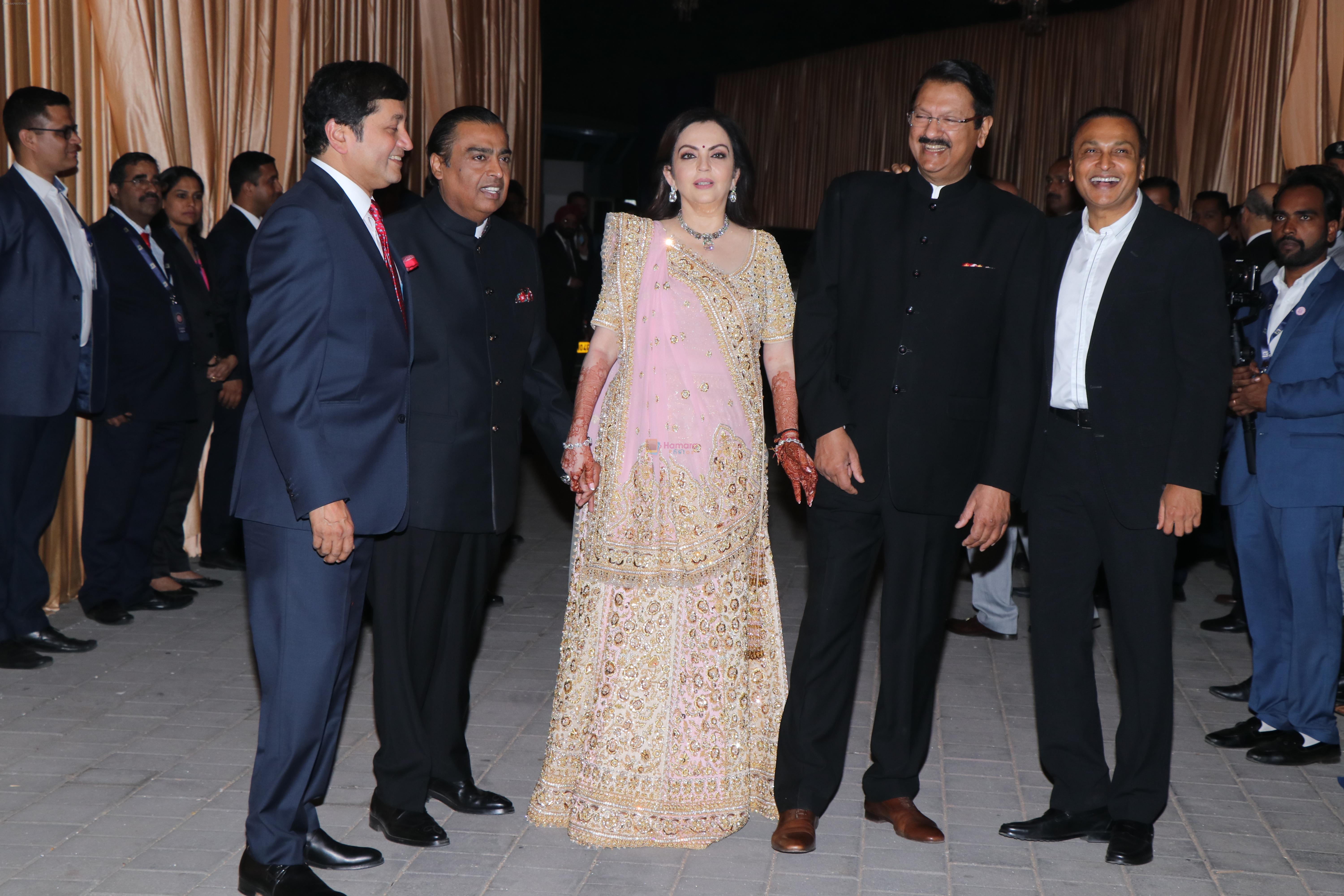 NIta Ambani, Mukesh Ambani  at Isha Ambani & Anand Piramal wedding reception in jio garden bkc on 15th Dec 2018