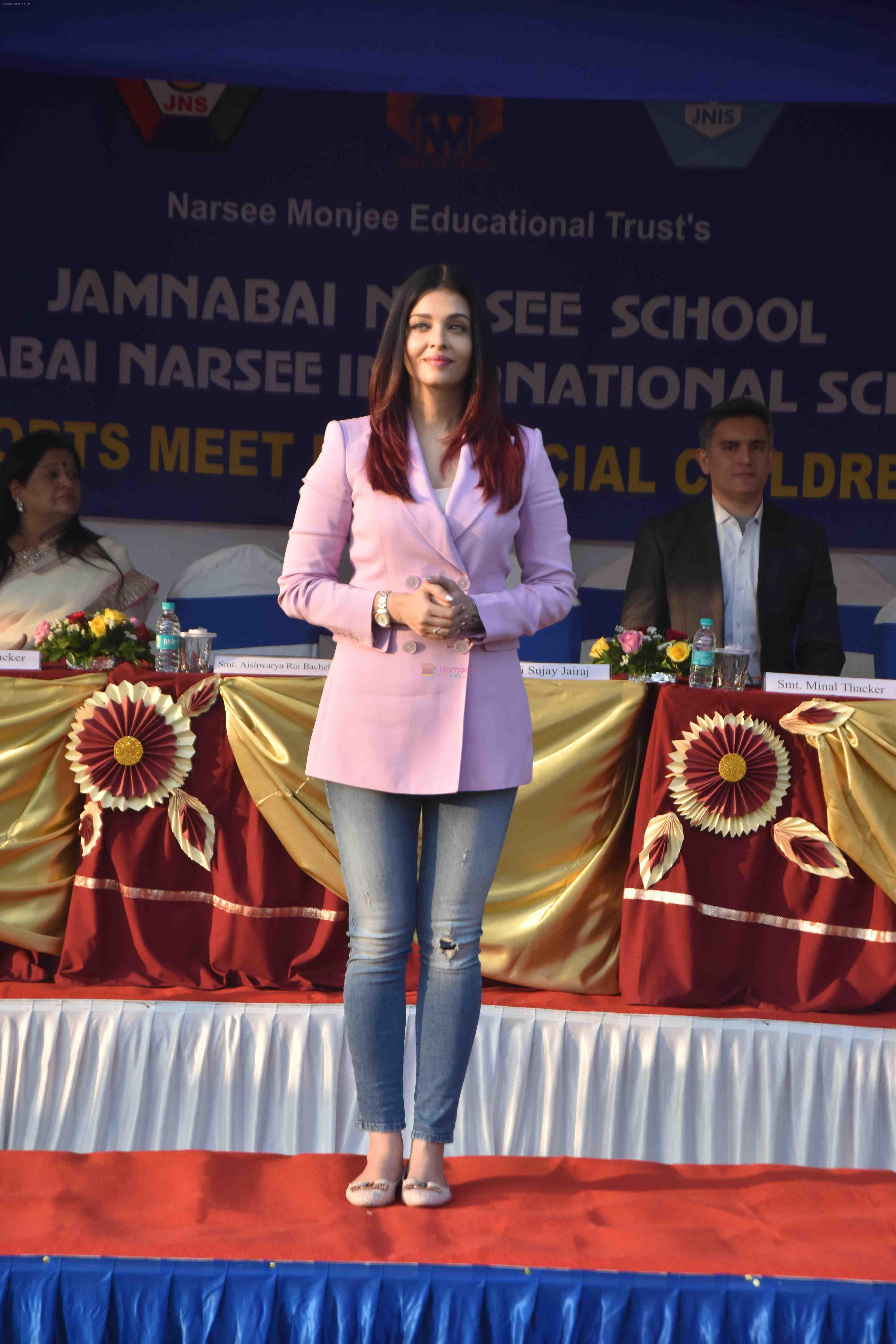 Aishwarya Rai Bachchan at the Annual Sports Meet for the Special Children hosted by Narsee Monjee Educational Trust on 17th Dec 2018