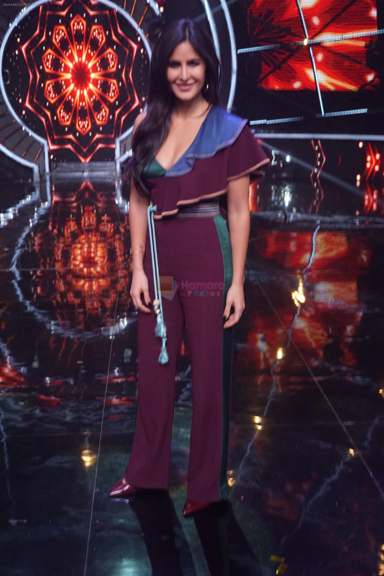 Katrina Kaif with team Zero on the sets of Indian Idol Grand Finale in Yashraj Studio, Andheri on 19th Dec 2018