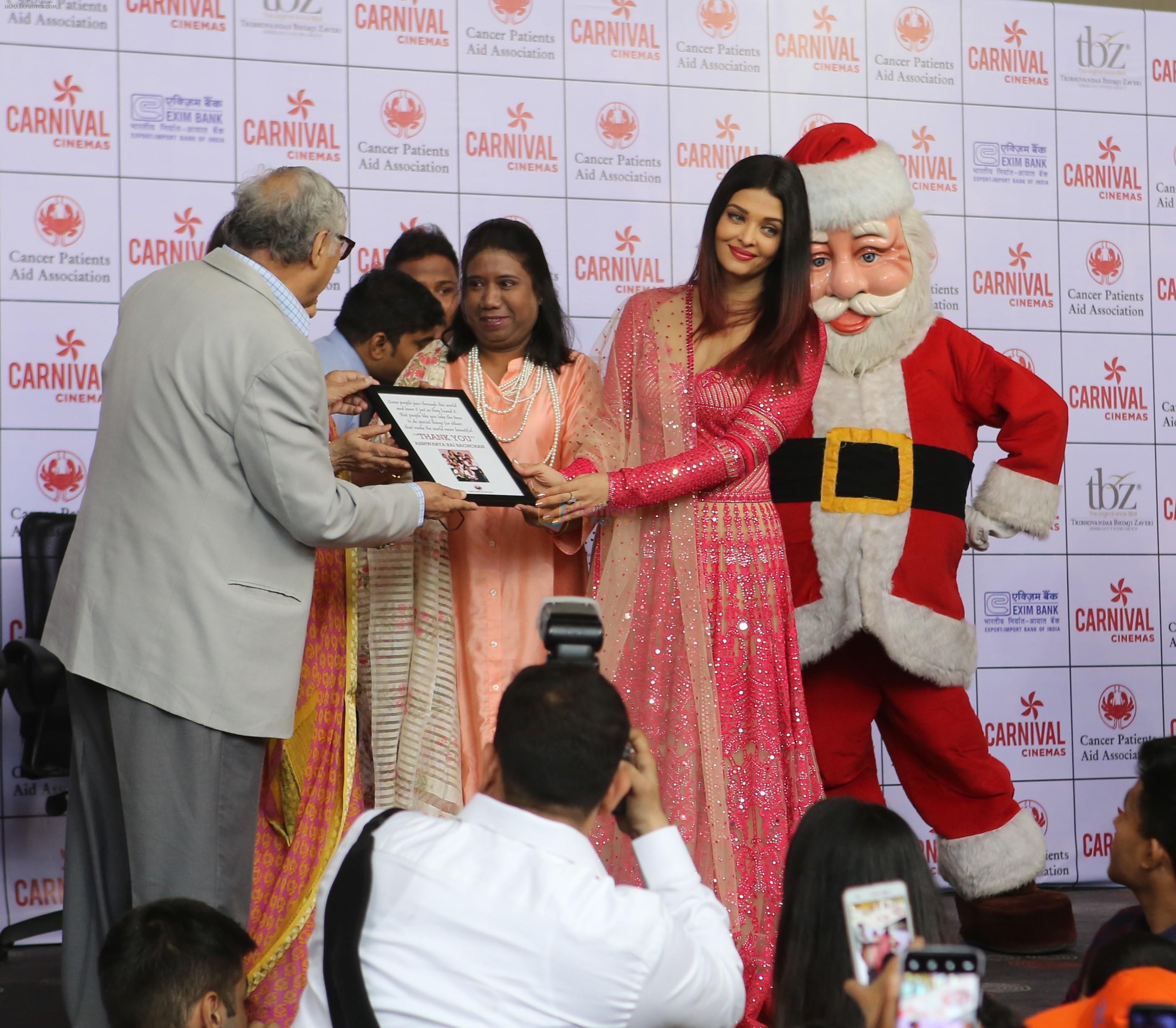 Aishwarya Rai Bachchan celebrates Christmas with Cancer patients in Carnival cinemas in Wadala on 25th Dec 2018