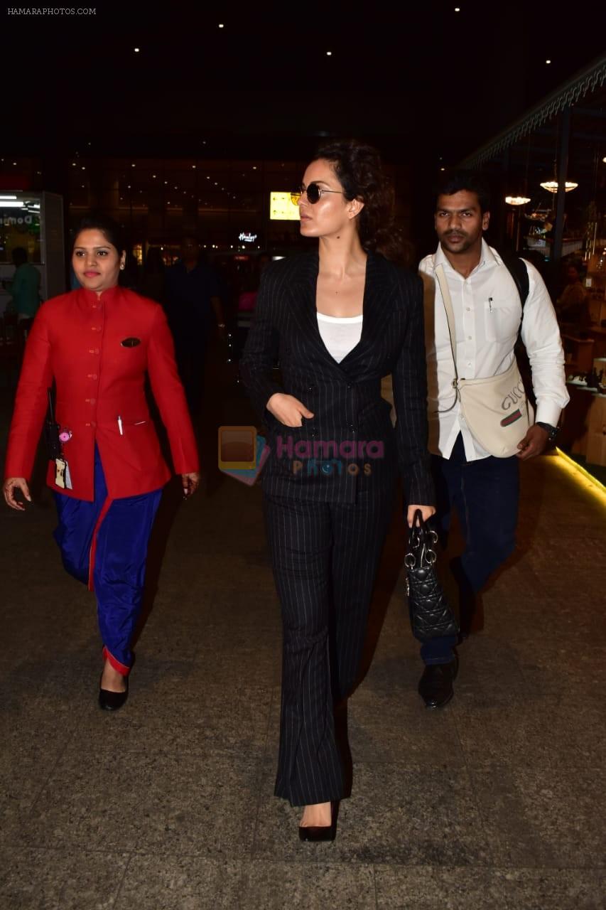 Kangana Ranaut spotted at airport on 2nd Jan 2019