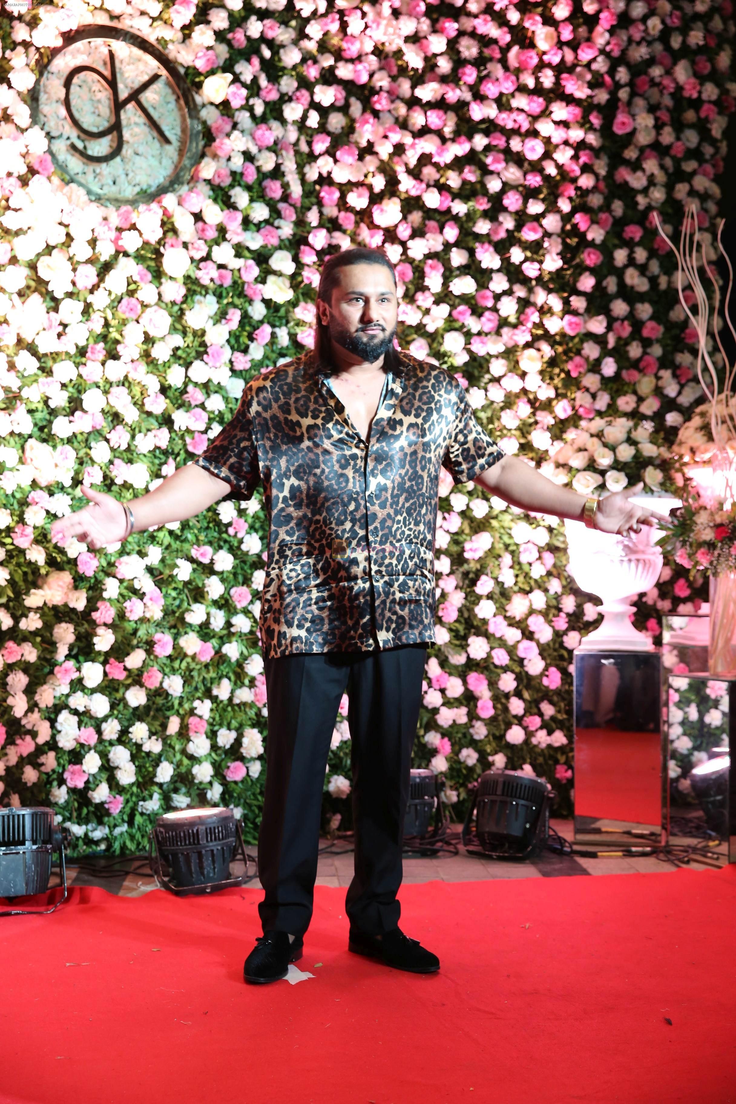 Yo Yo Honey Singh at Kapil Sharma's wedding reception in jw marriott Sahar on 25th Dec 2018