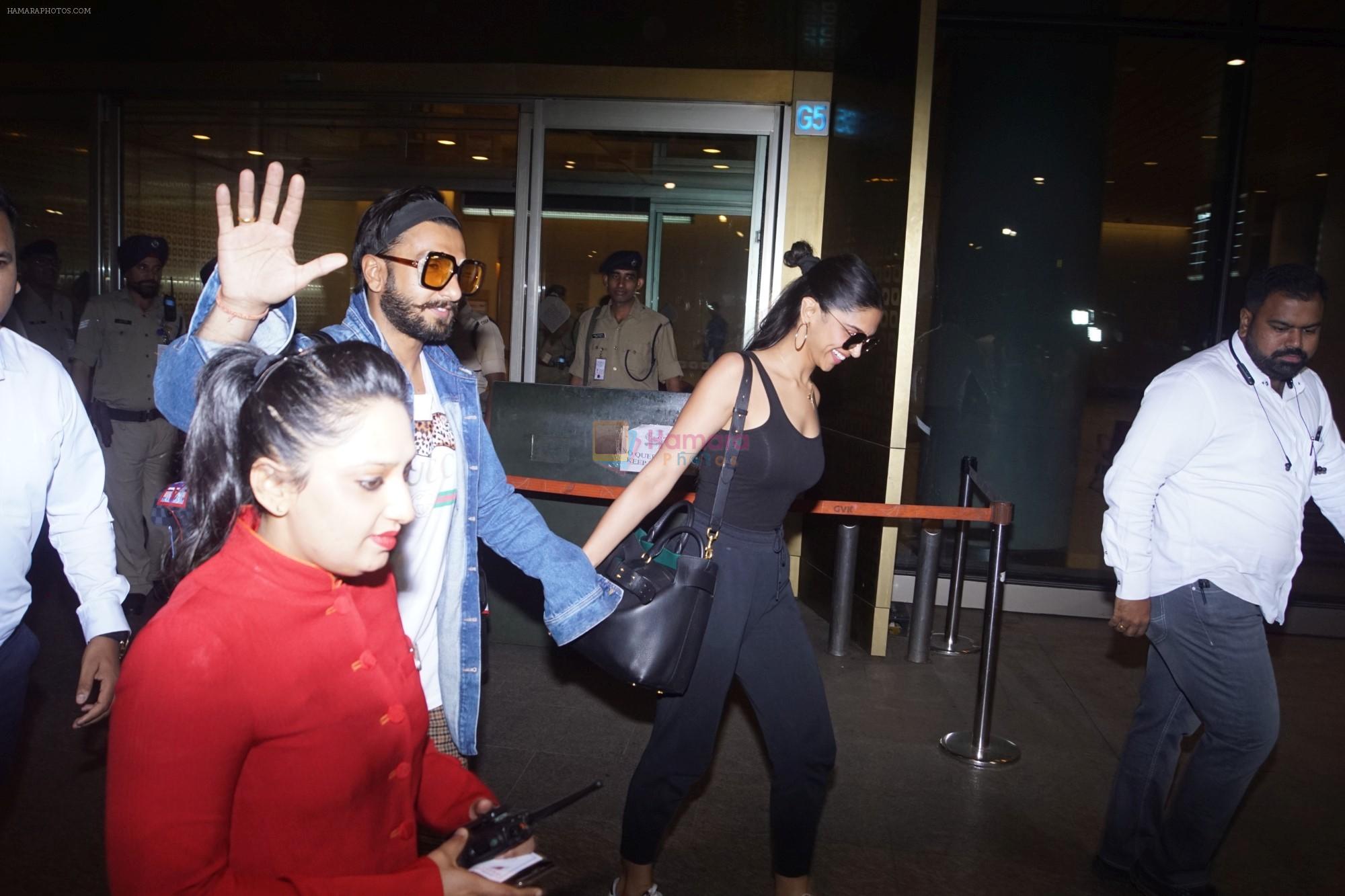Ranveer Singh and Deepika Padukone Spotted at Mumbai Airport