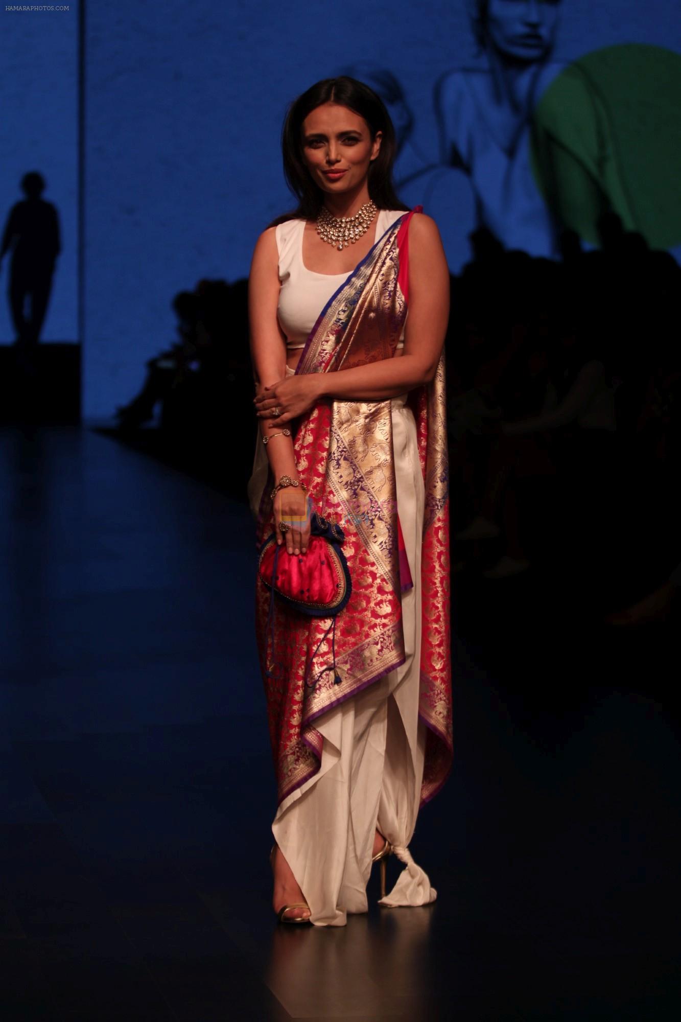Roshni Chopra walk the ramp for GAURI & NAINIKA SHOW at Lakme Fashion Week on 30th Jan 2019