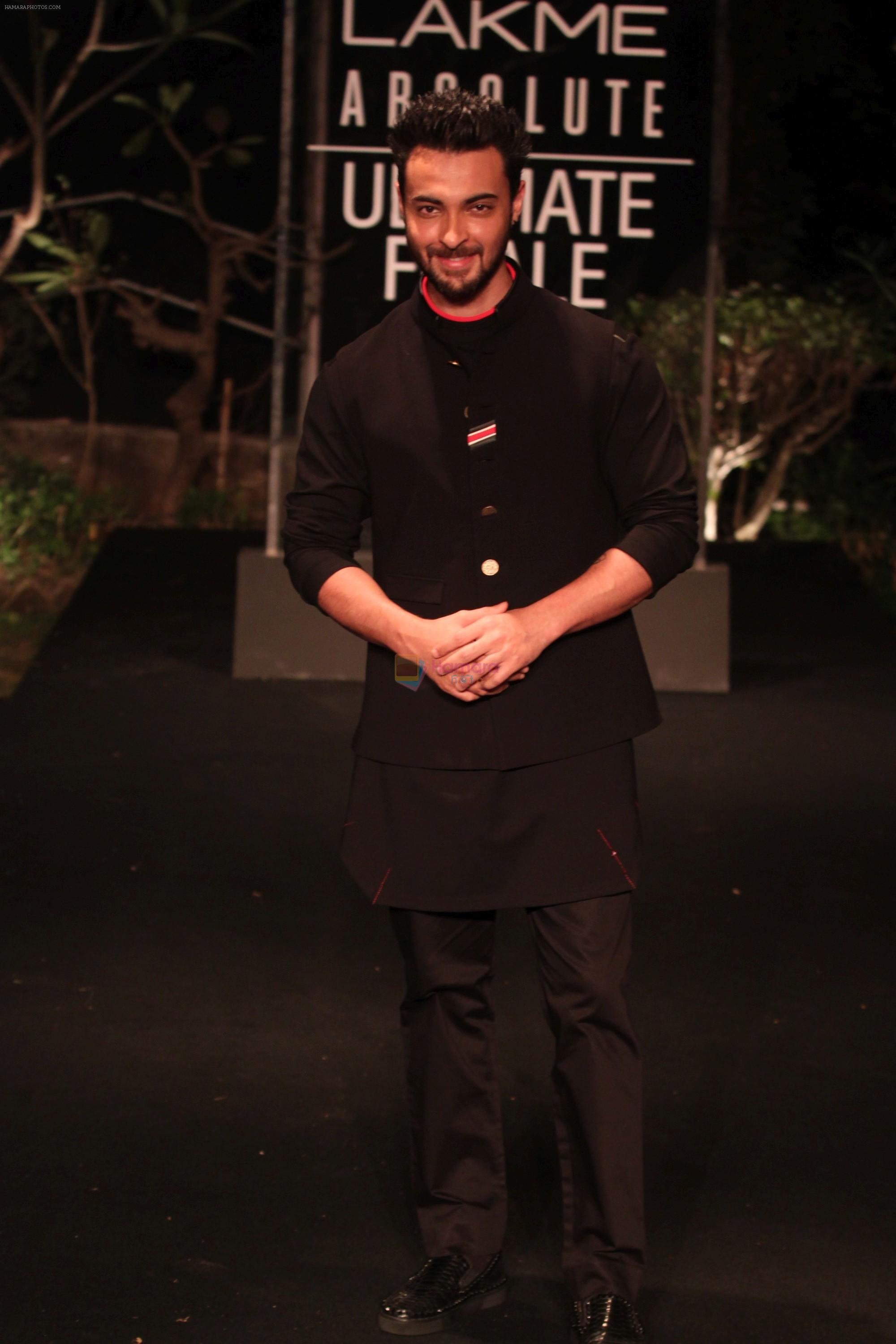 Aayush Sharma on Day 5 at Lakme Fashion Week 2019  on 3rd Feb 2019