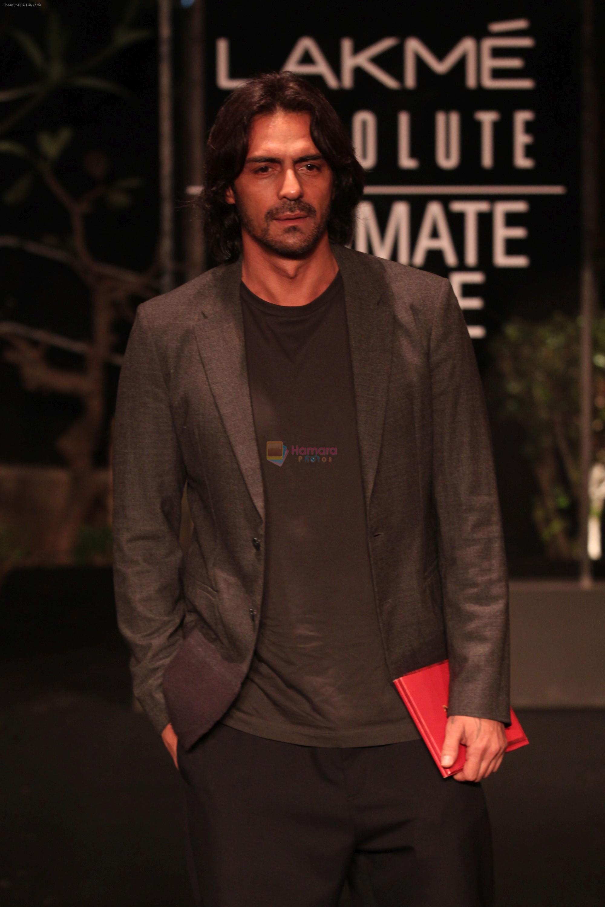 Arjun Rampal on Day 5 at Lakme Fashion Week 2019  on 3rd Feb 2019