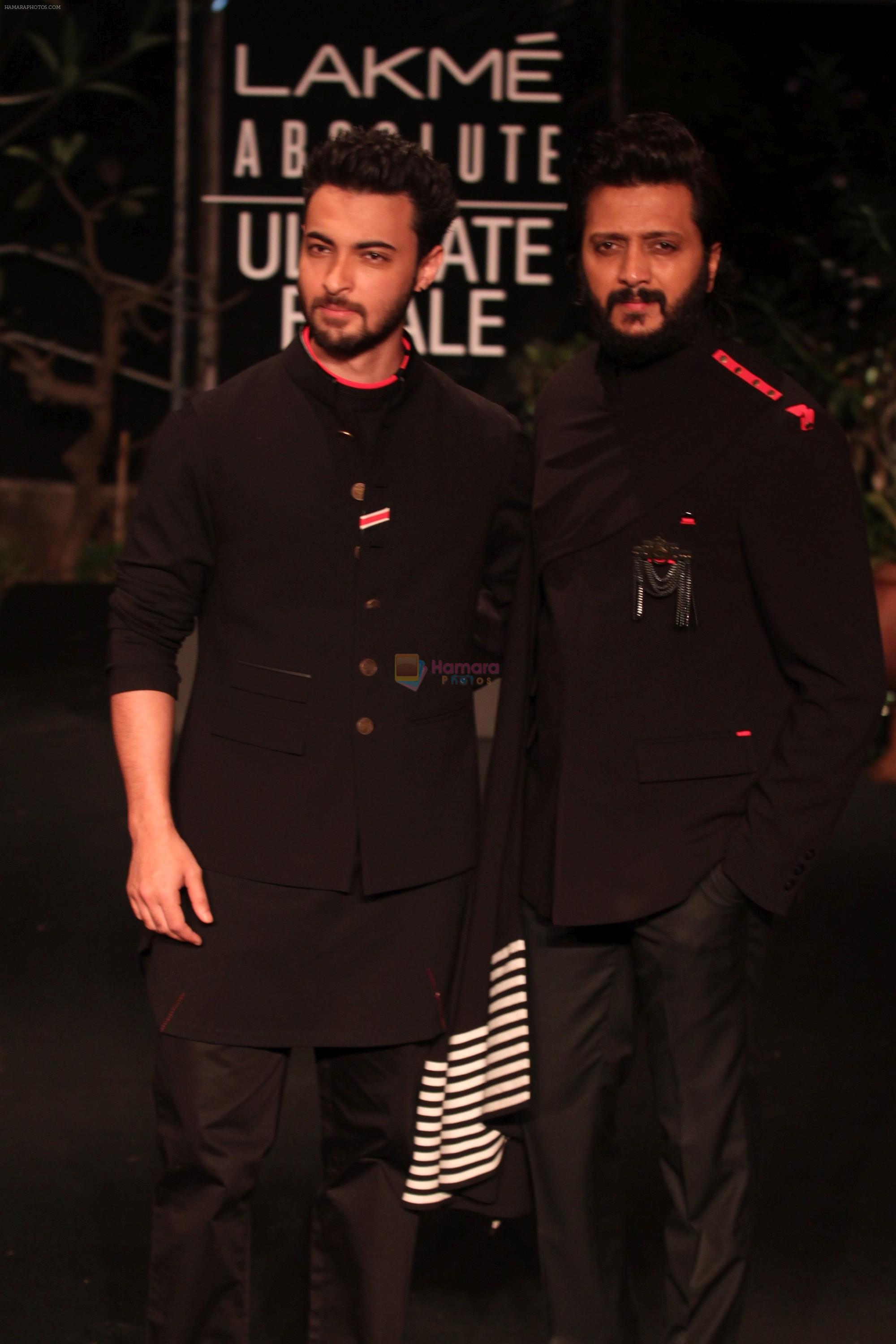 Aayush Sharma, Riteish Deshmukh on Day 5 at Lakme Fashion Week 2019  on 3rd Feb 2019