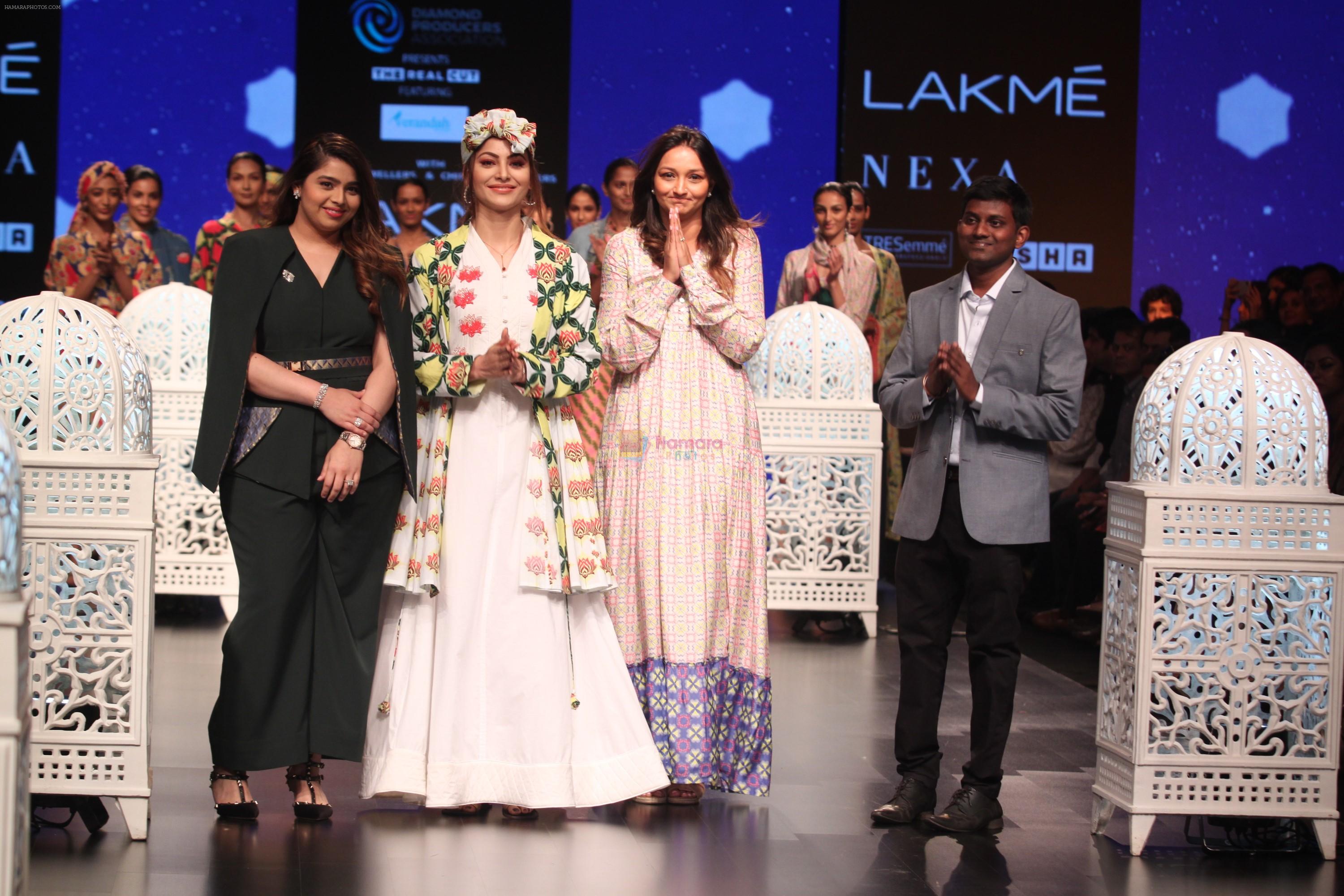 Urvashi Rautela at Lakme Fashion Week 2019 Day 2 on 2nd Feb 2019