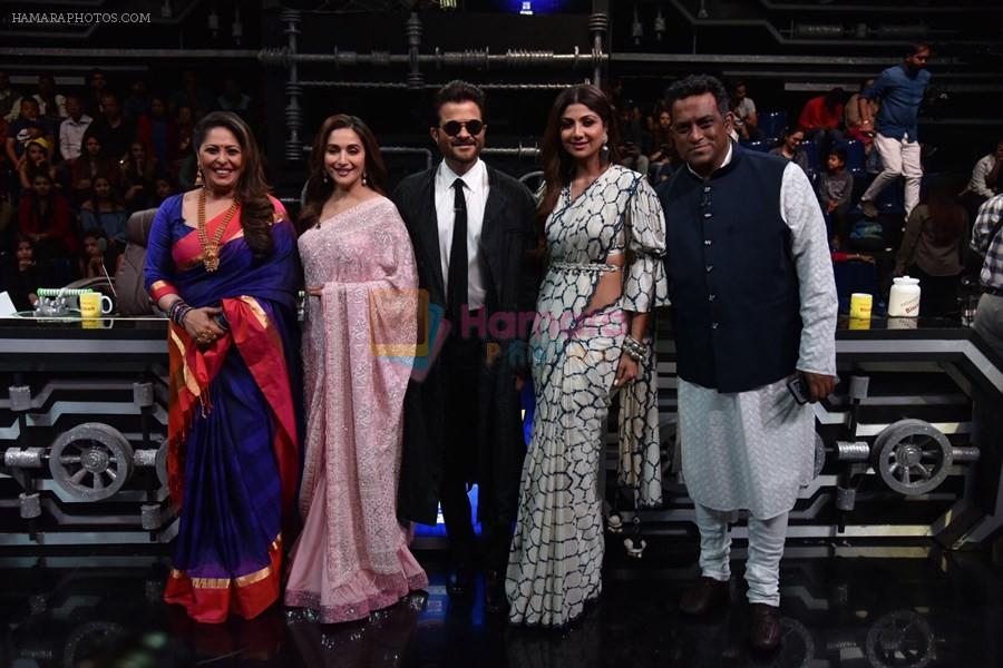 Anil Kapoor, Madhuri Dixit, Shilpa Shetty, Anurag Basu, Geeta Kapoor on sets of Super Dancer chapter 3 on 11th Feb 2019