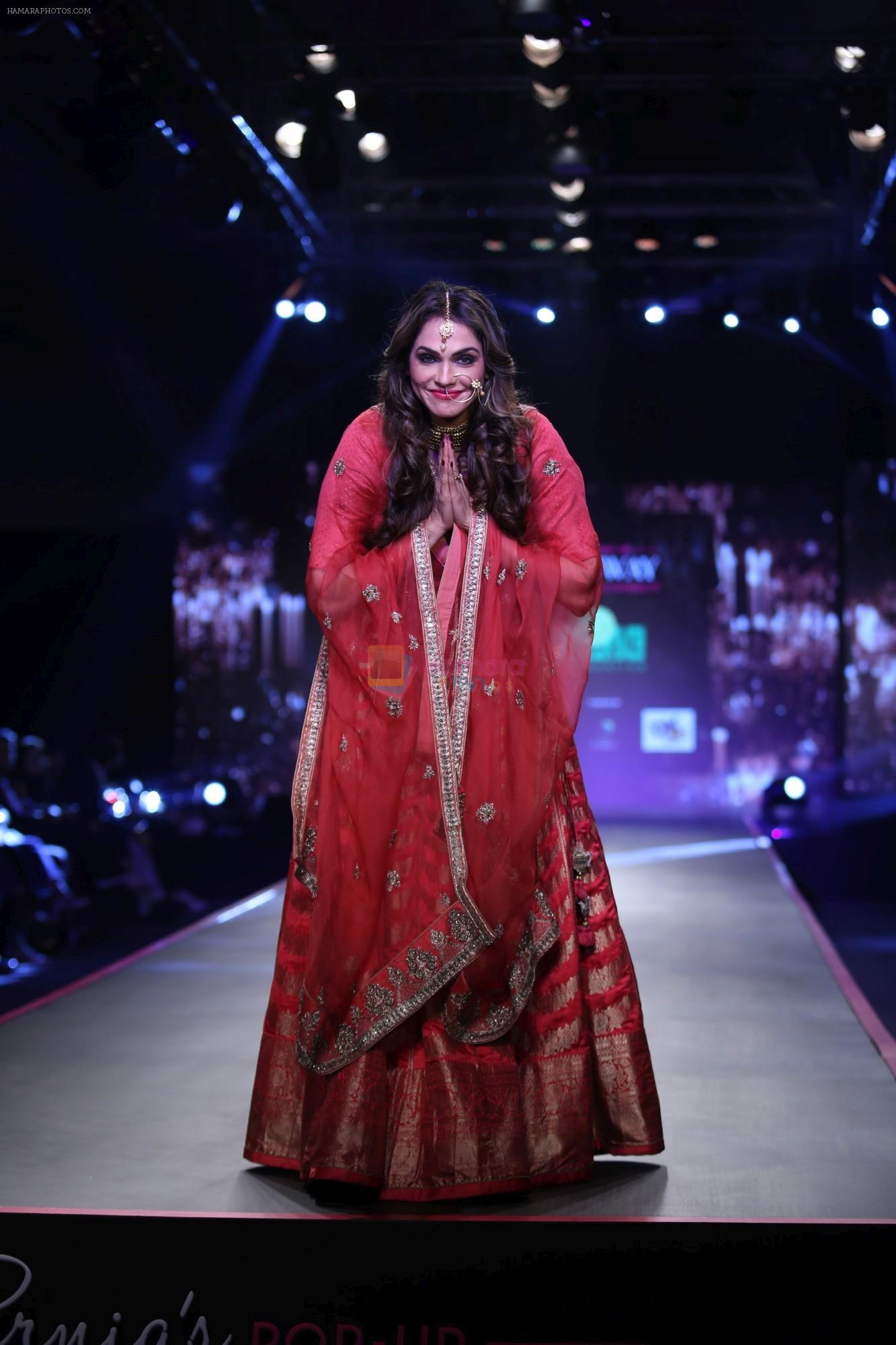 Isha Koppikar at Smile Foundation & Designer Sailesh Singhania fashion show for the 13th edition of Ramp for Champs at the race course in mahalxmi on 13th Feb 2019