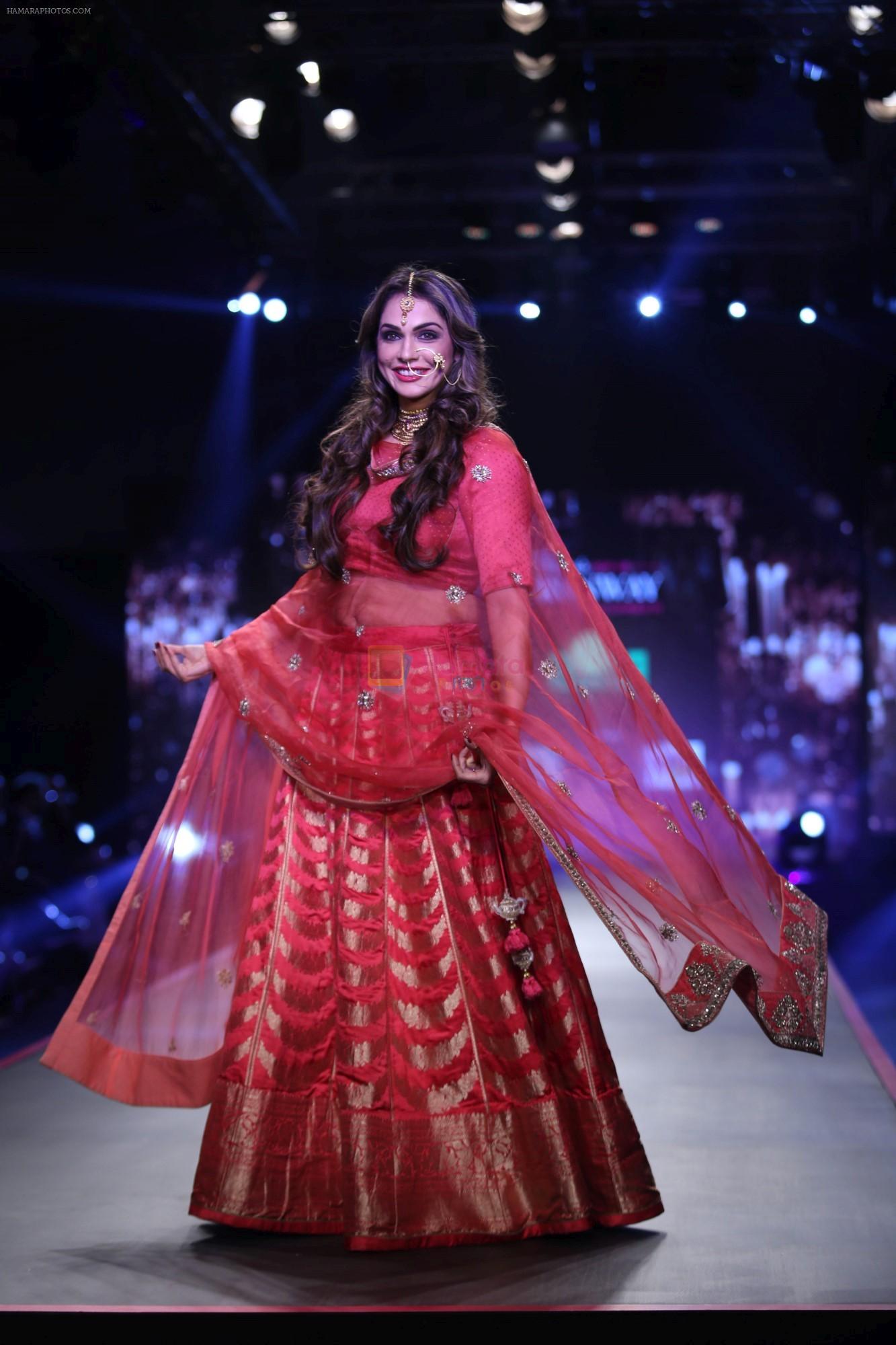 Isha Koppikar at Smile Foundation & Designer Sailesh Singhania fashion show for the 13th edition of Ramp for Champs at the race course in mahalxmi on 13th Feb 2019