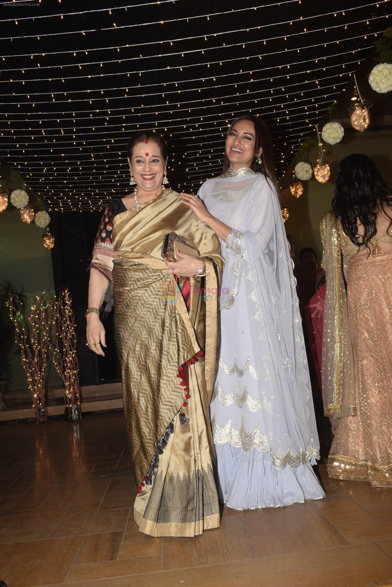 Poonam Sinha at Sonakshi Sinha's wedding reception in four bungalows, andheri on 17th Feb 2019