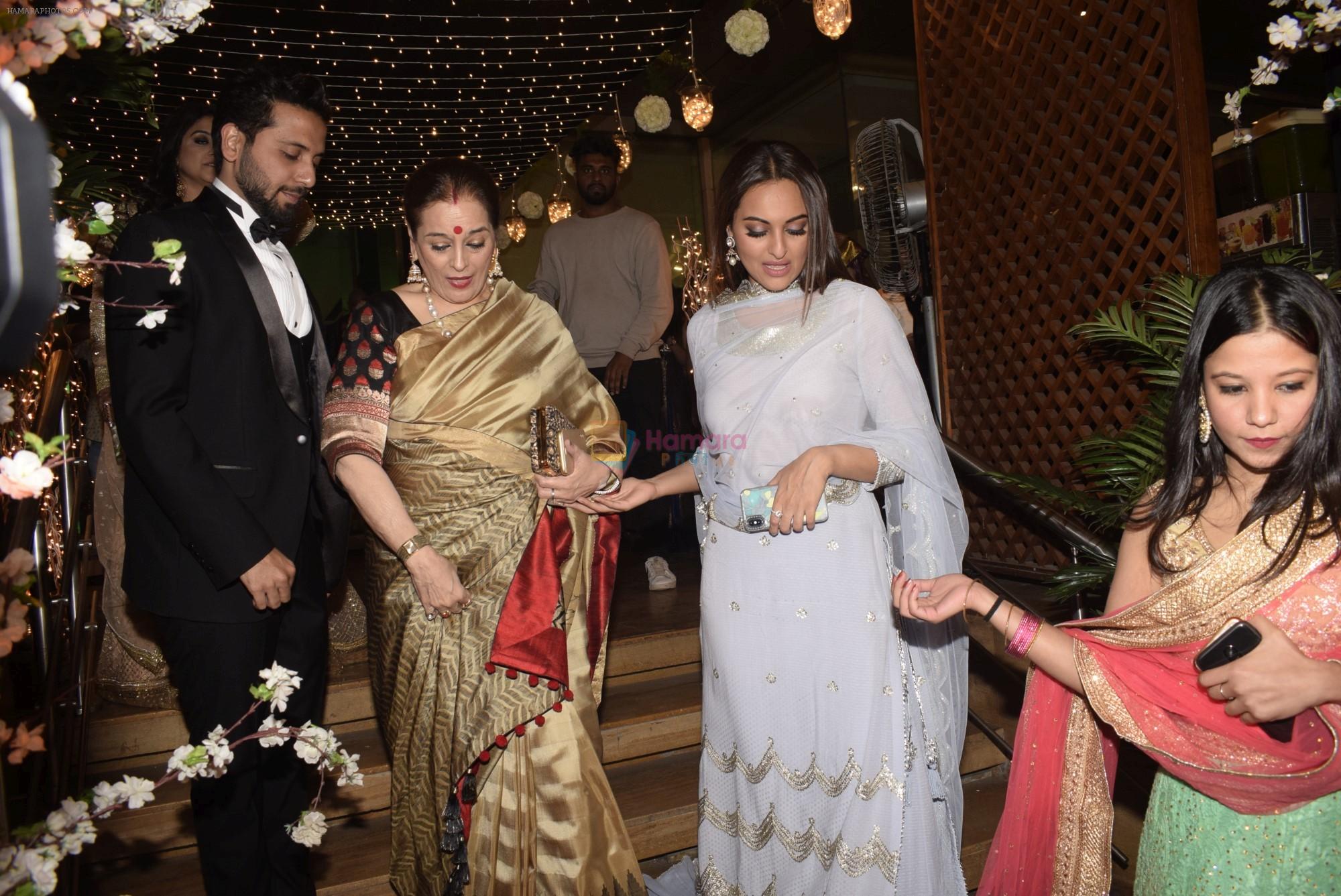 Poonam Sinha at Sonakshi Sinha's wedding reception in four bungalows, andheri on 17th Feb 2019