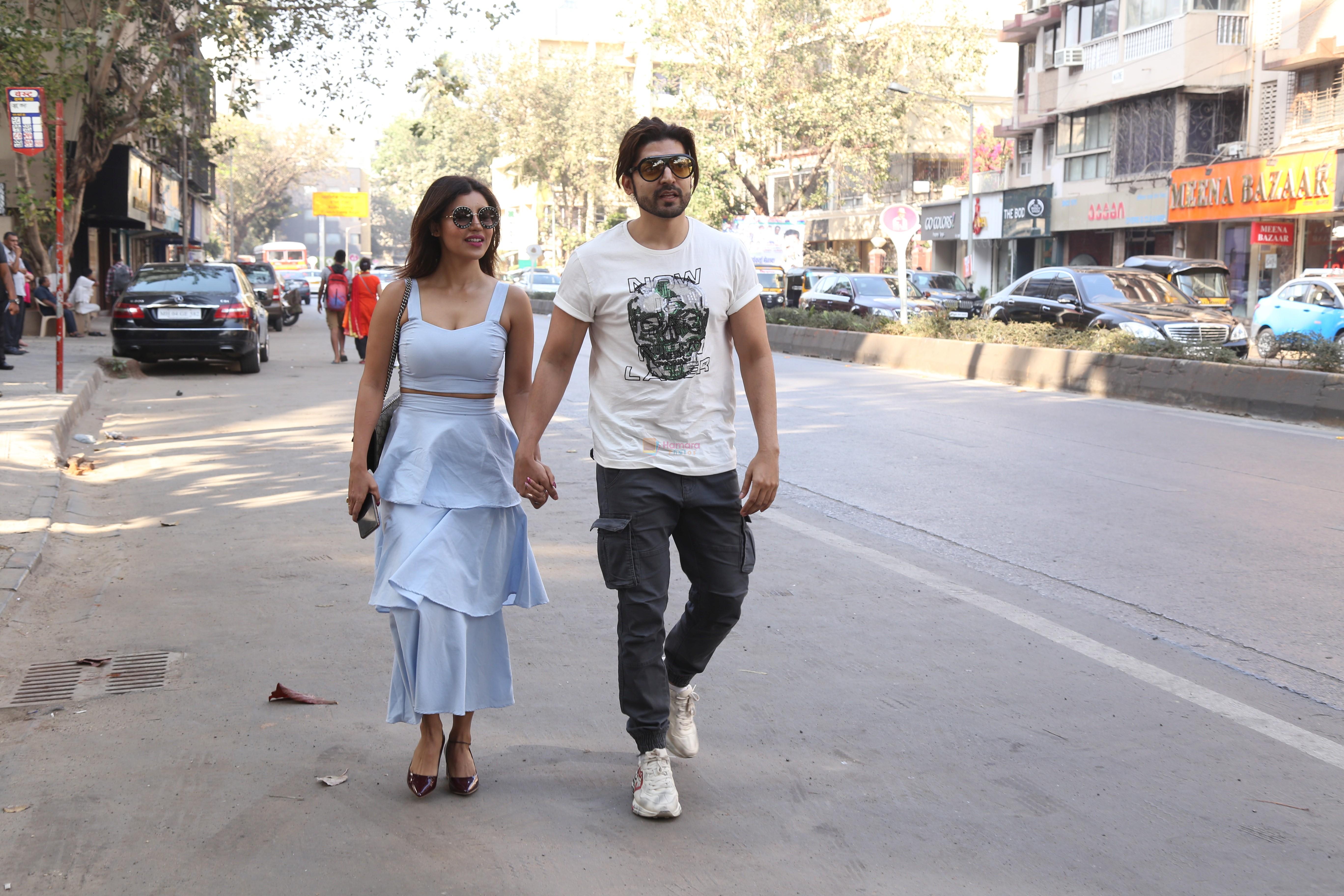 Gurmeet Chaudhary & wife spotted at juhu on 17th Feb 2019