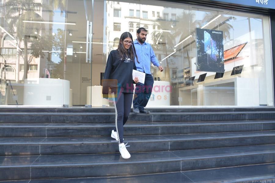 Karisma Kapoor's daughter Samiera spotted at maple store in bandra on 19th Feb 2019