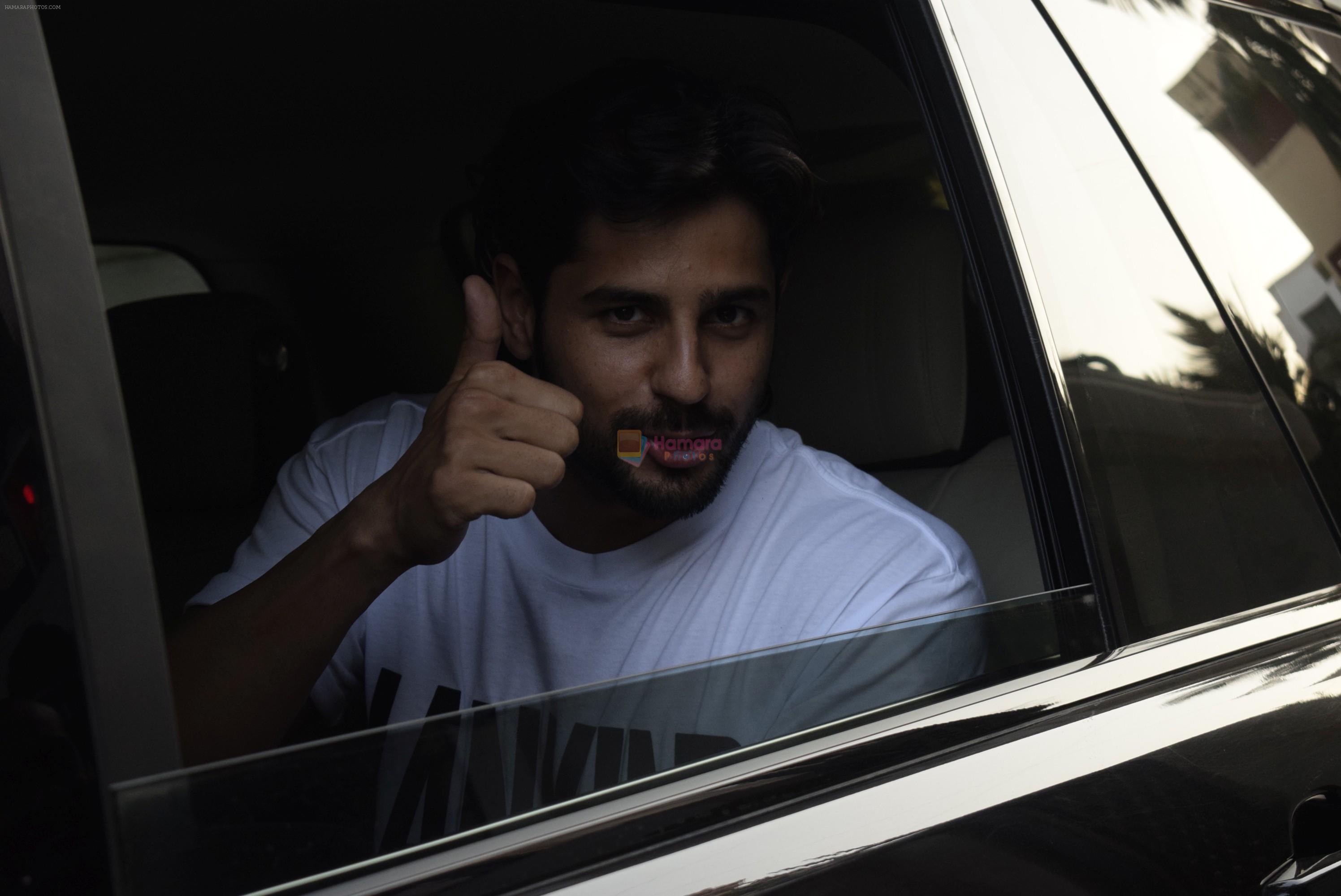 Sidharth Malhotra spotted at Ekta Kapoor's house in juhu on 25th Feb 2019