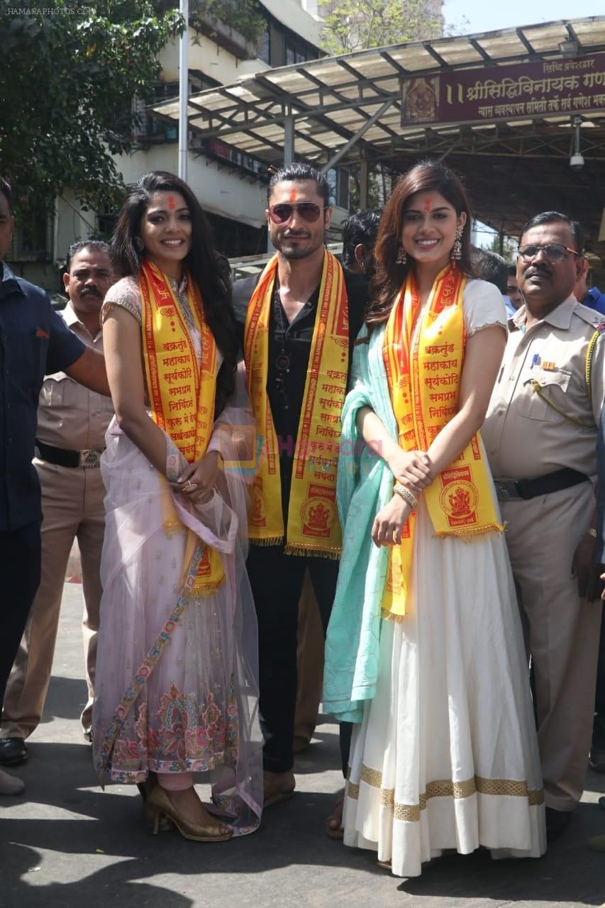 Vidyut Jammwal at siddhivinayak Temple on 5th March 2019