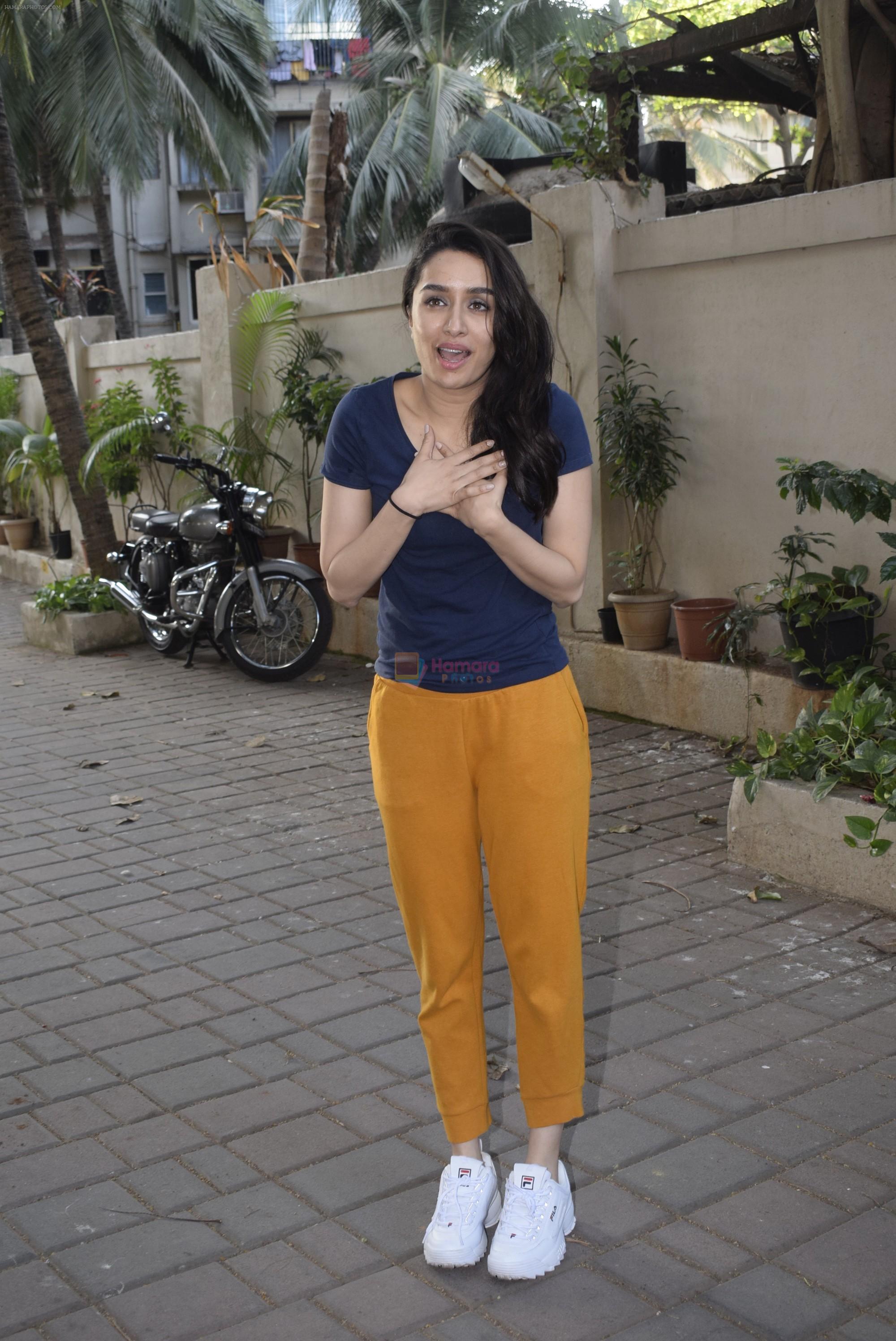 Shraddha kapoor meets her fans on her birthday at juhu on 4th March 2019