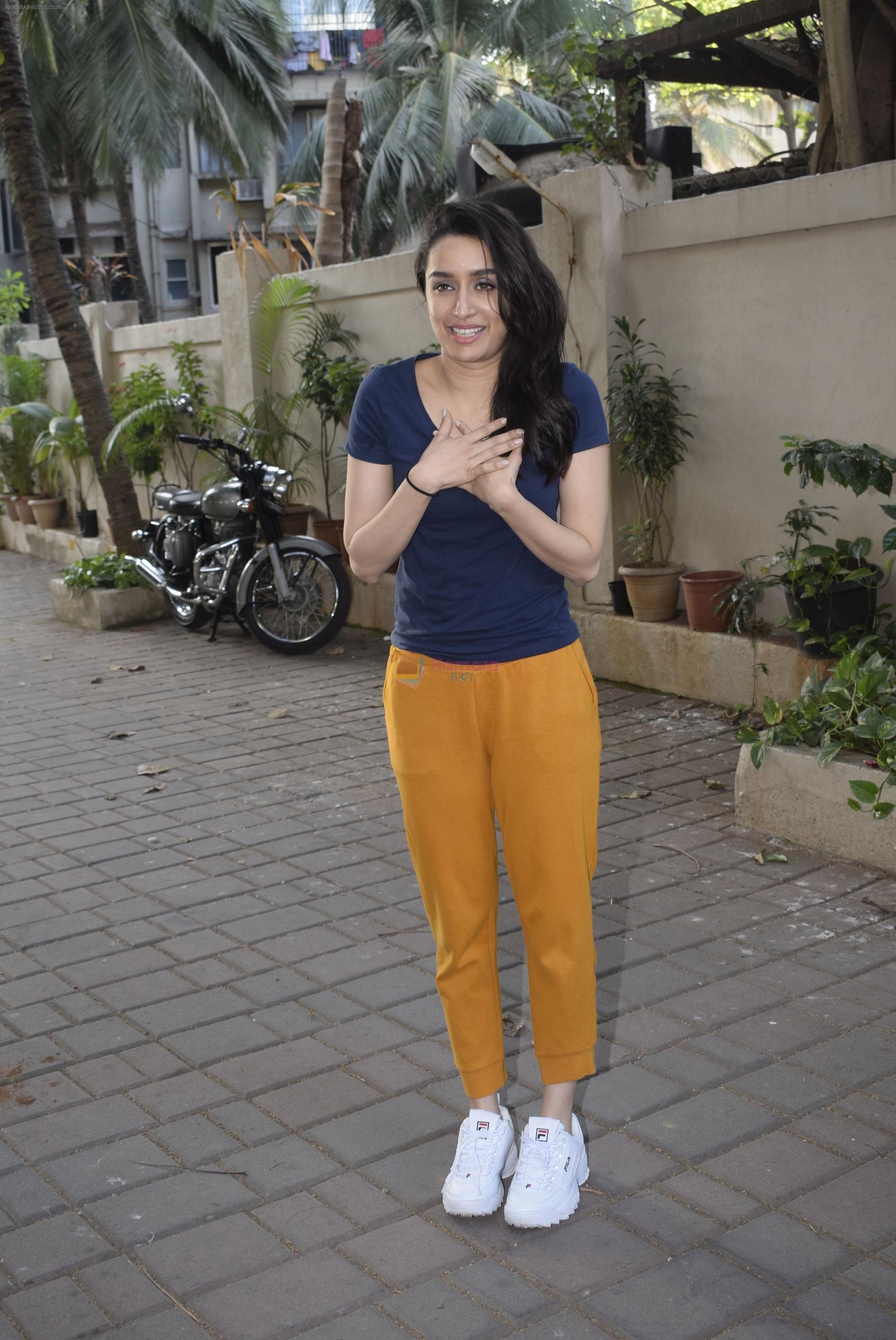 Shraddha kapoor meets her fans on her birthday at juhu on 4th March 2019