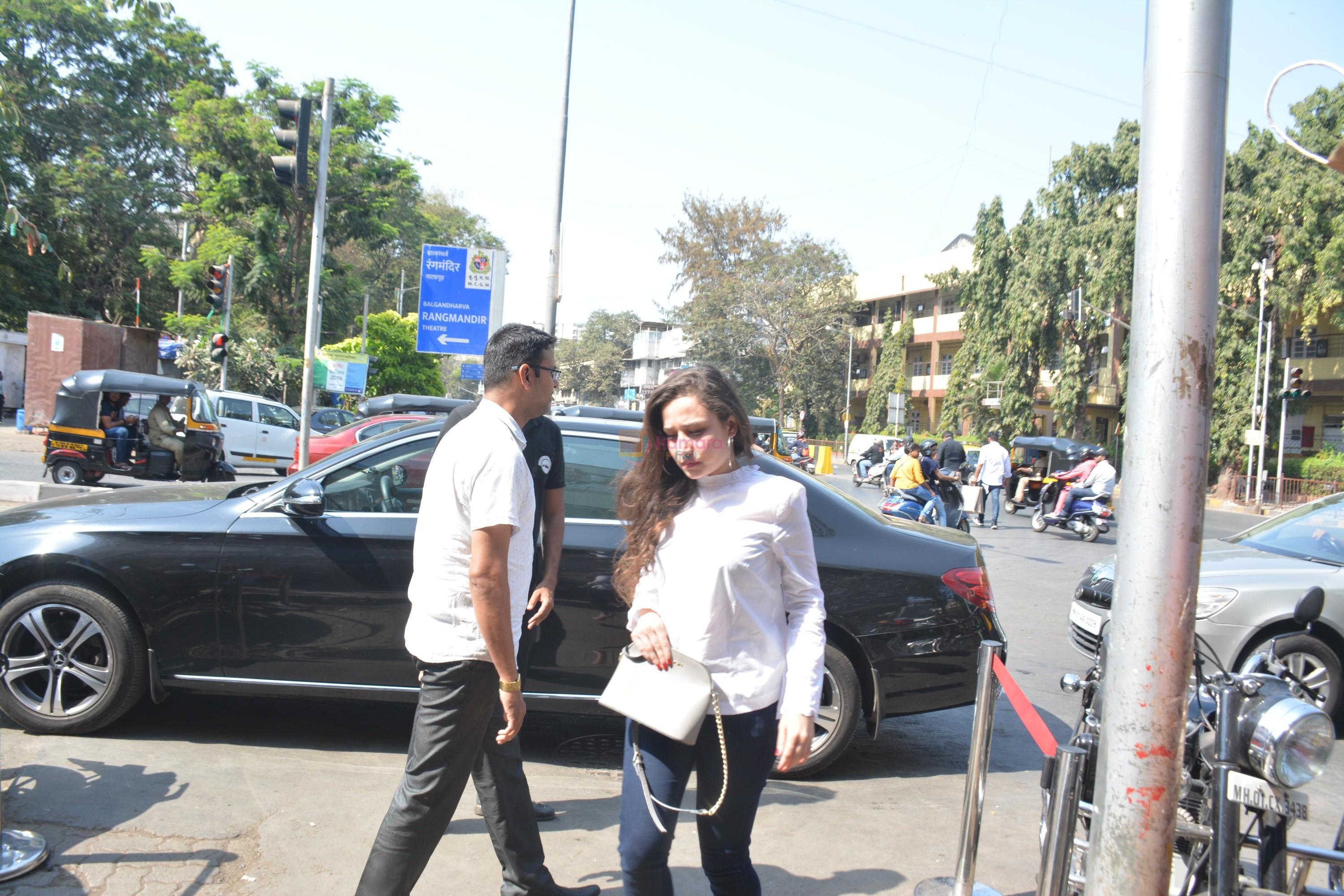 Bhumi Pednekar with sister & family spotted at bastian in bandra on 18th March 2019