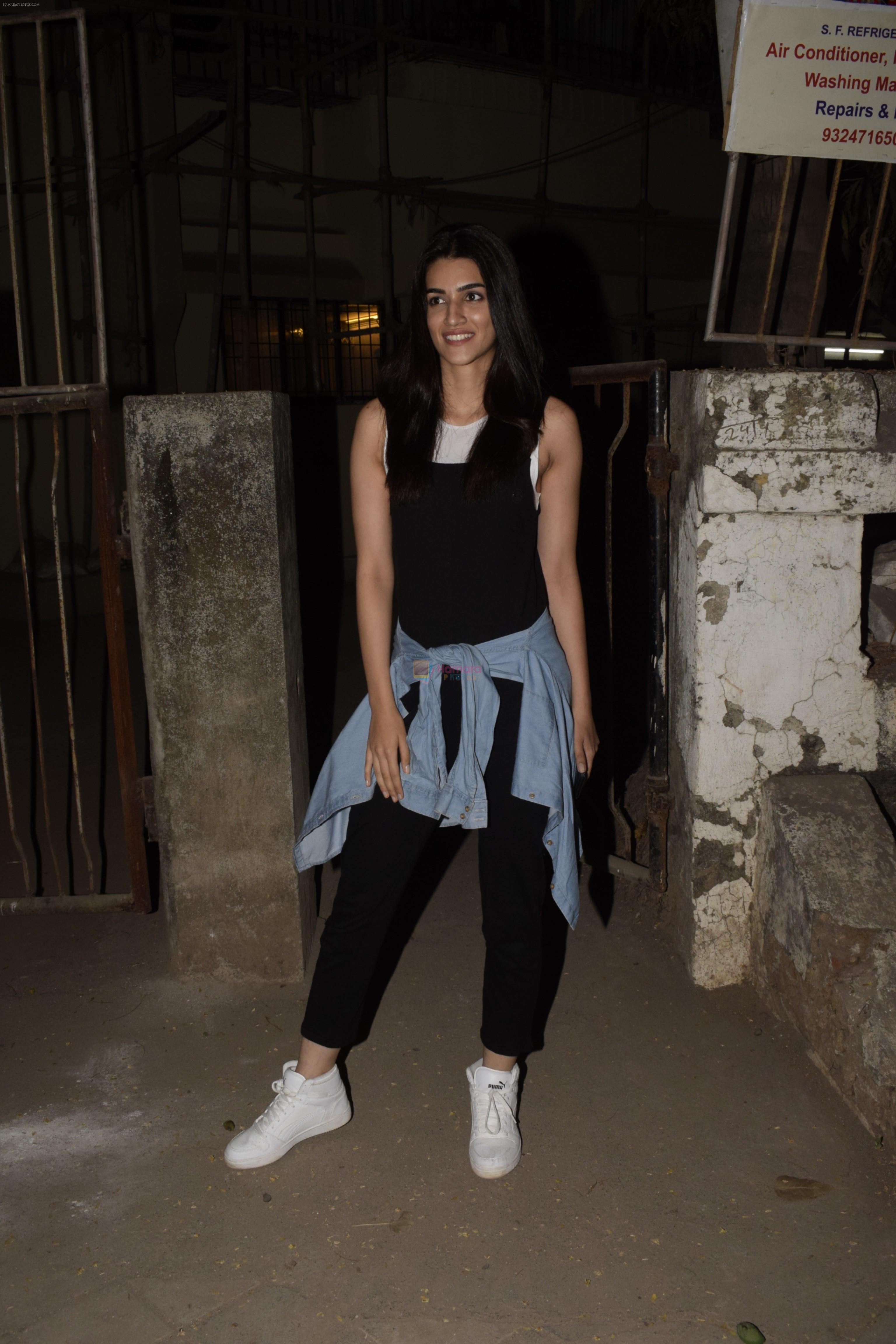 Kriti Sanon spotted at Kromkay salon in juhu on 18th Dec 2019