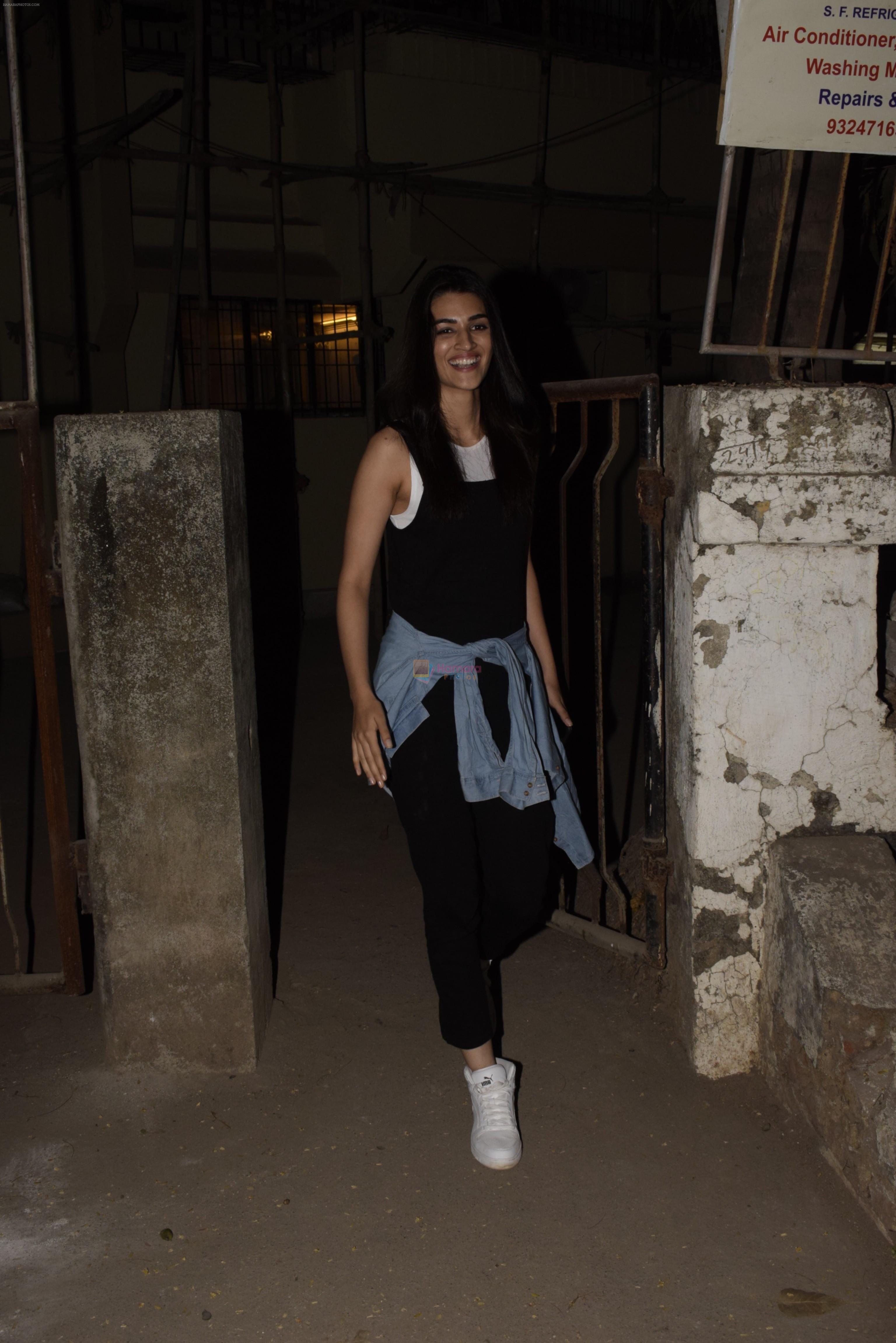 Kriti Sanon spotted at Kromkay salon in juhu on 18th Dec 2019