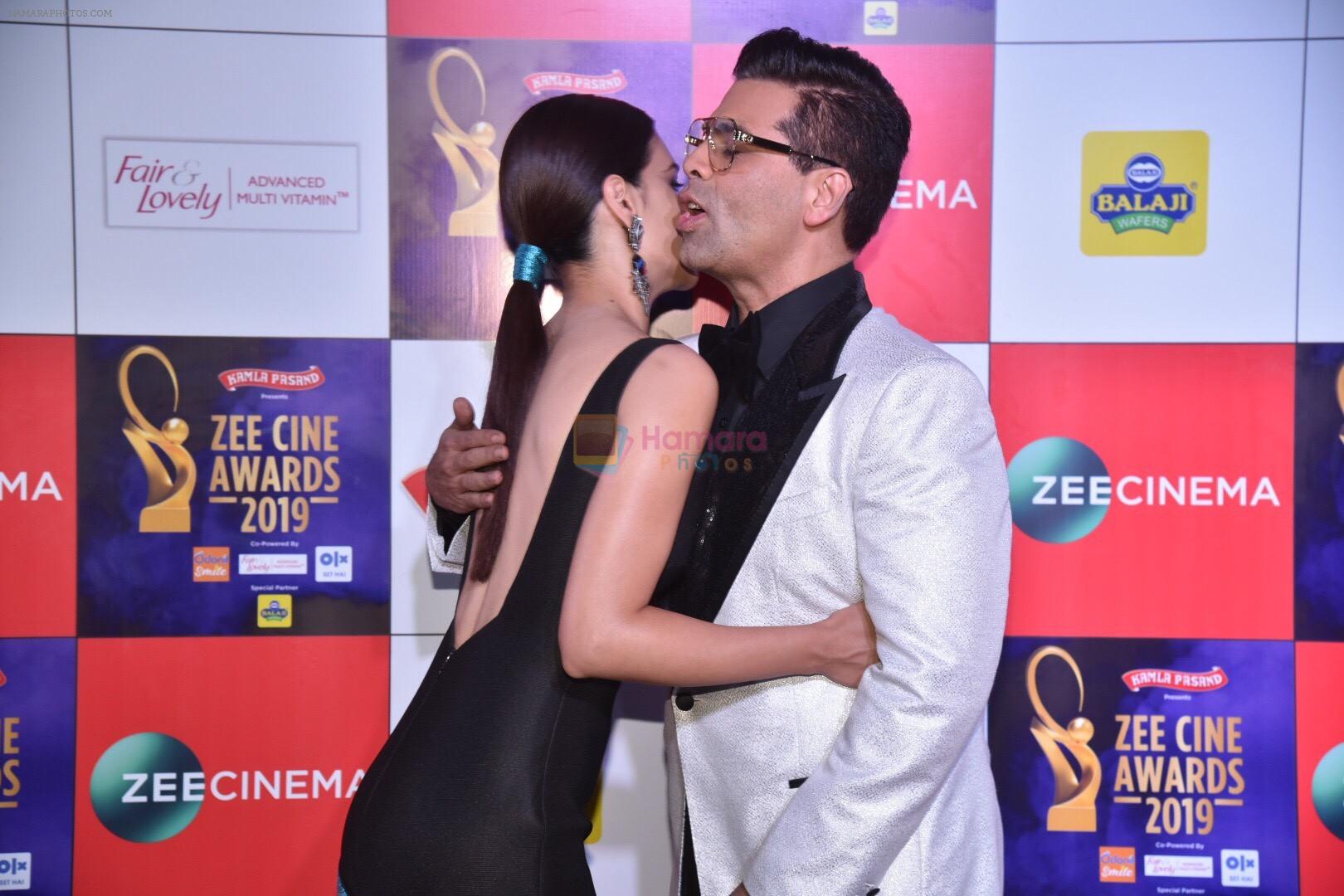 Kriti Sanon, Karan Johar at Zee cine awards red carpet on 19th March 2019