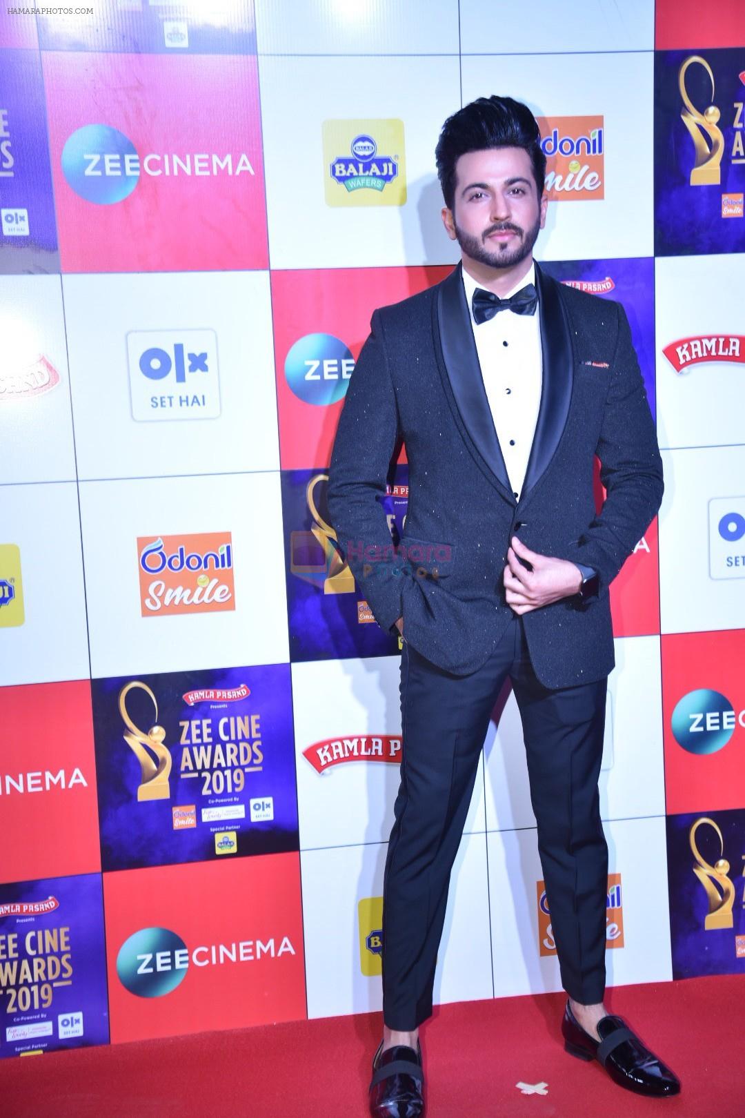 Dheeraj Dhoopar at Zee cine awards red carpet on 19th March 2019