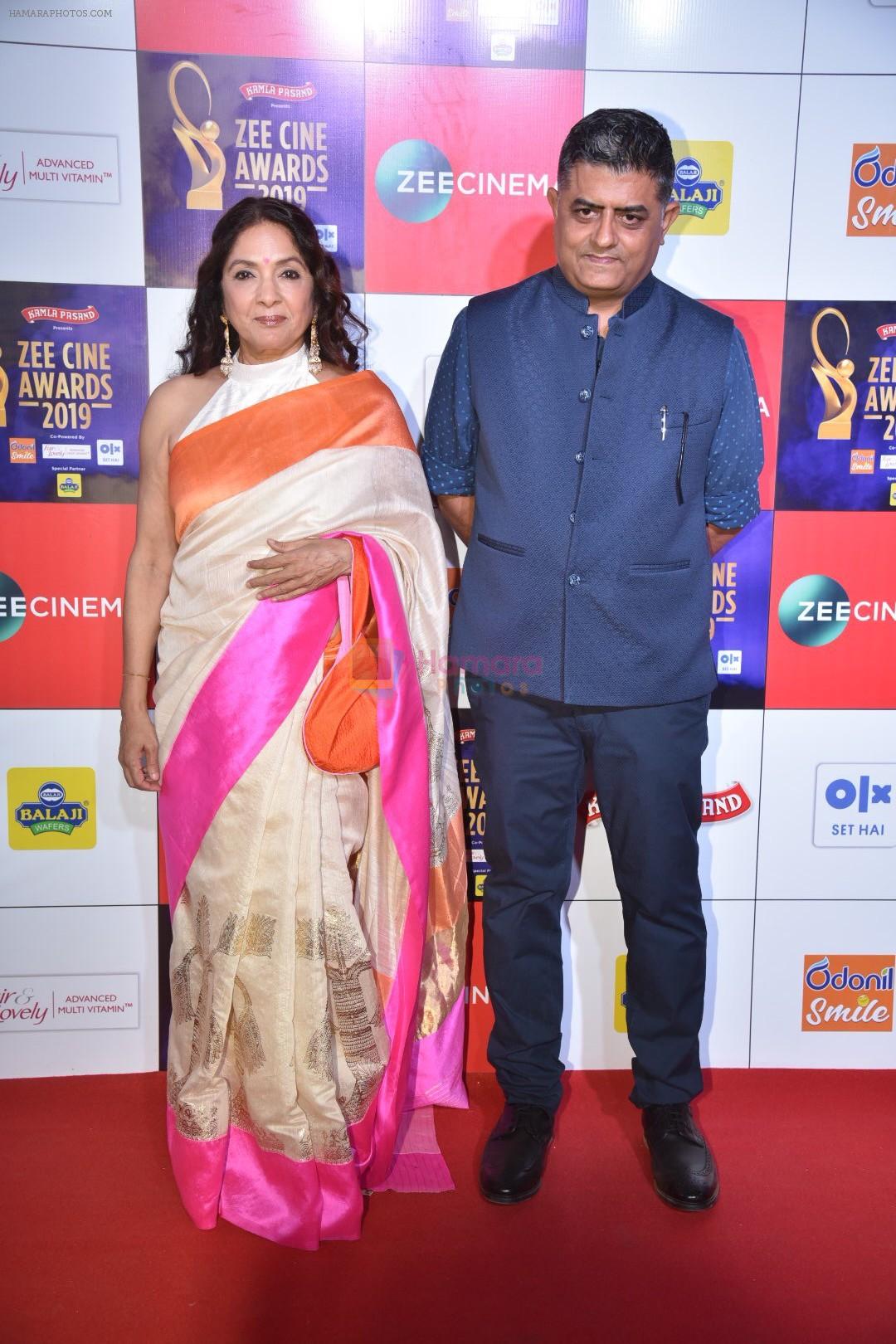 Neena Gupta, Gajraj Rao at Zee cine awards red carpet on 19th March 2019