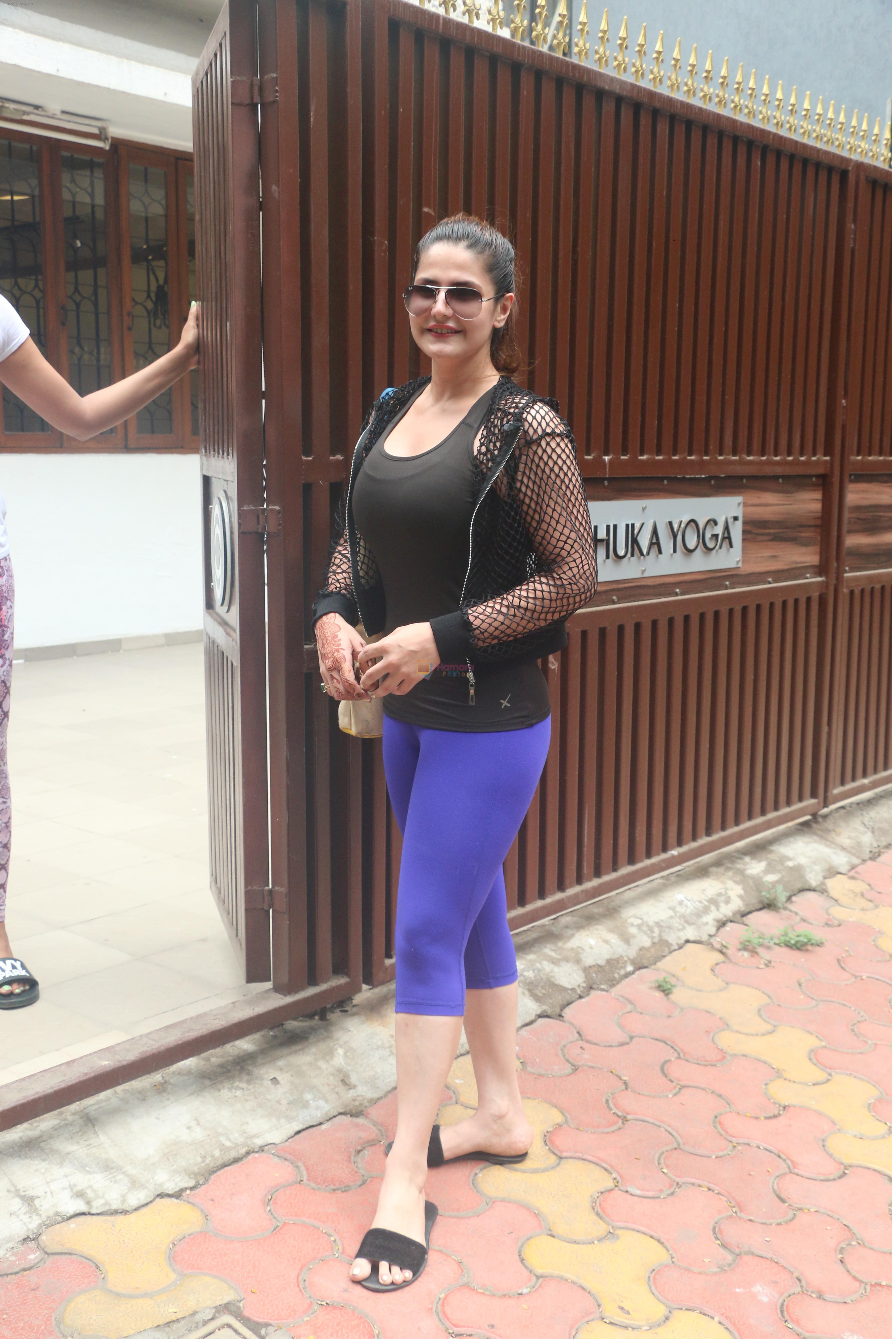 Zareen Khan spotted at gym in bandra on 10th June 2019