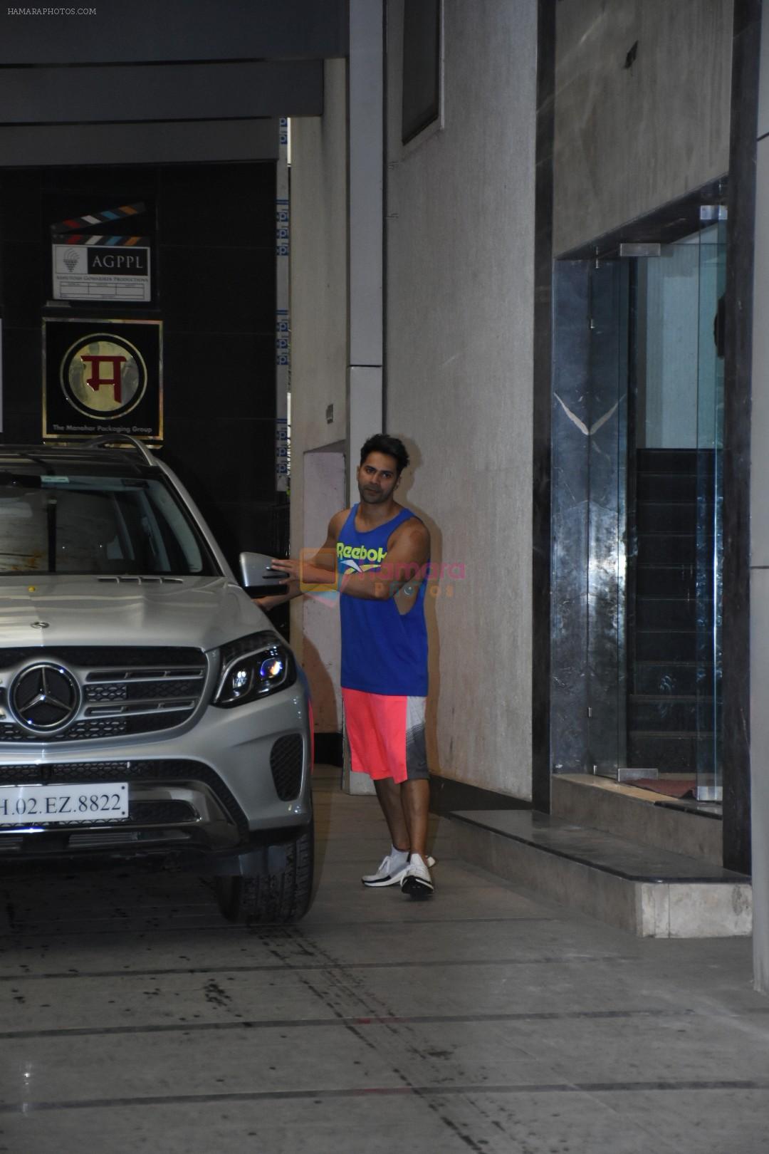 Varun Dhawan spotted at gym in bandra on 12th June 2019