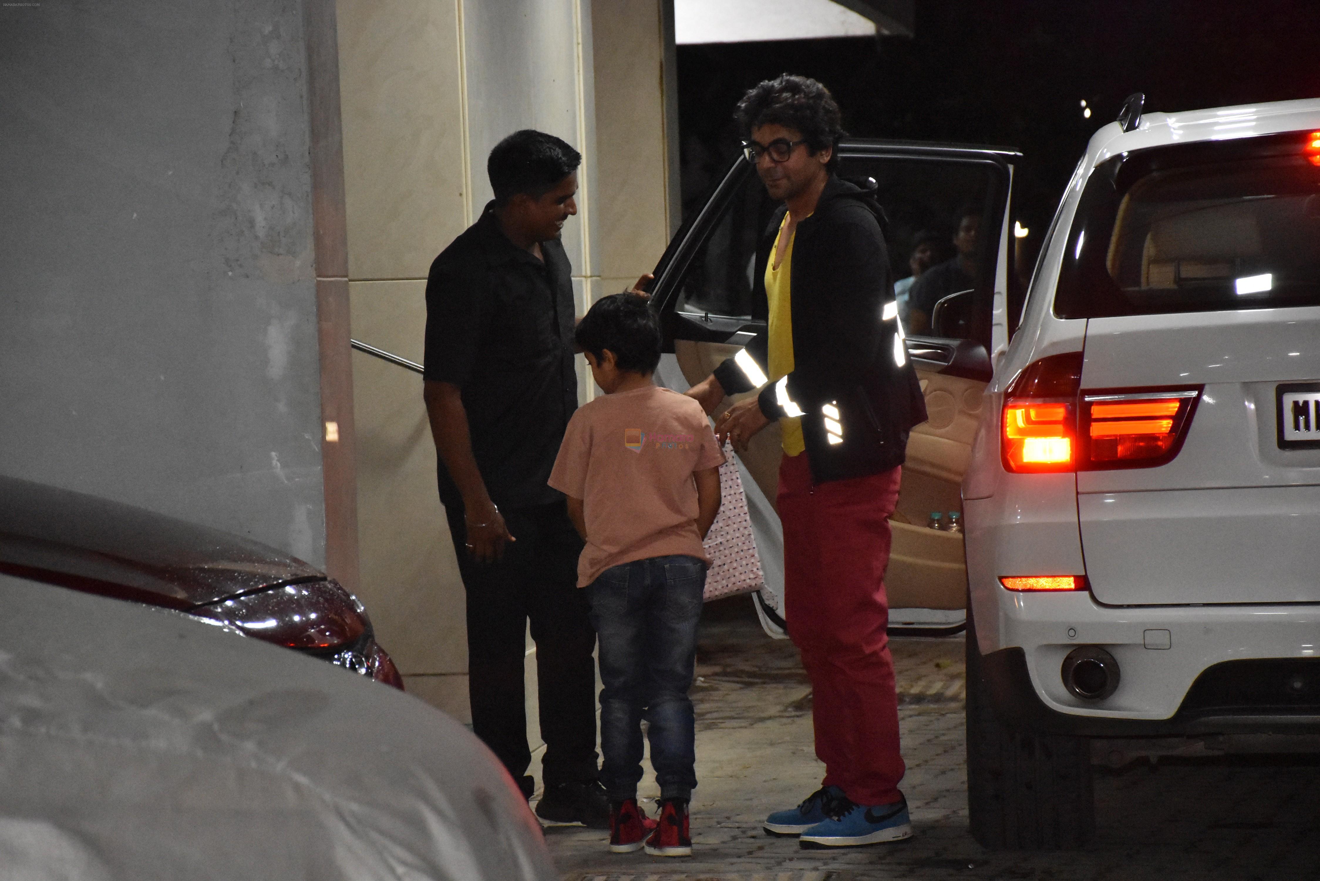 Sunil Grover at Sohail Khan's house in bandra on 16th June 2019