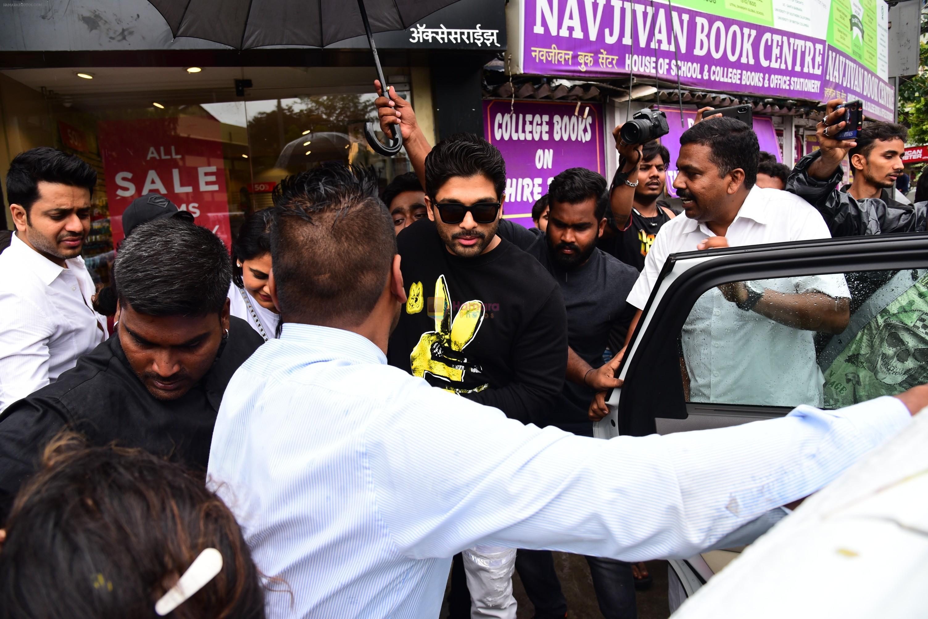 Allu Arjun spotted at Bastian bandra on 30th June 2019