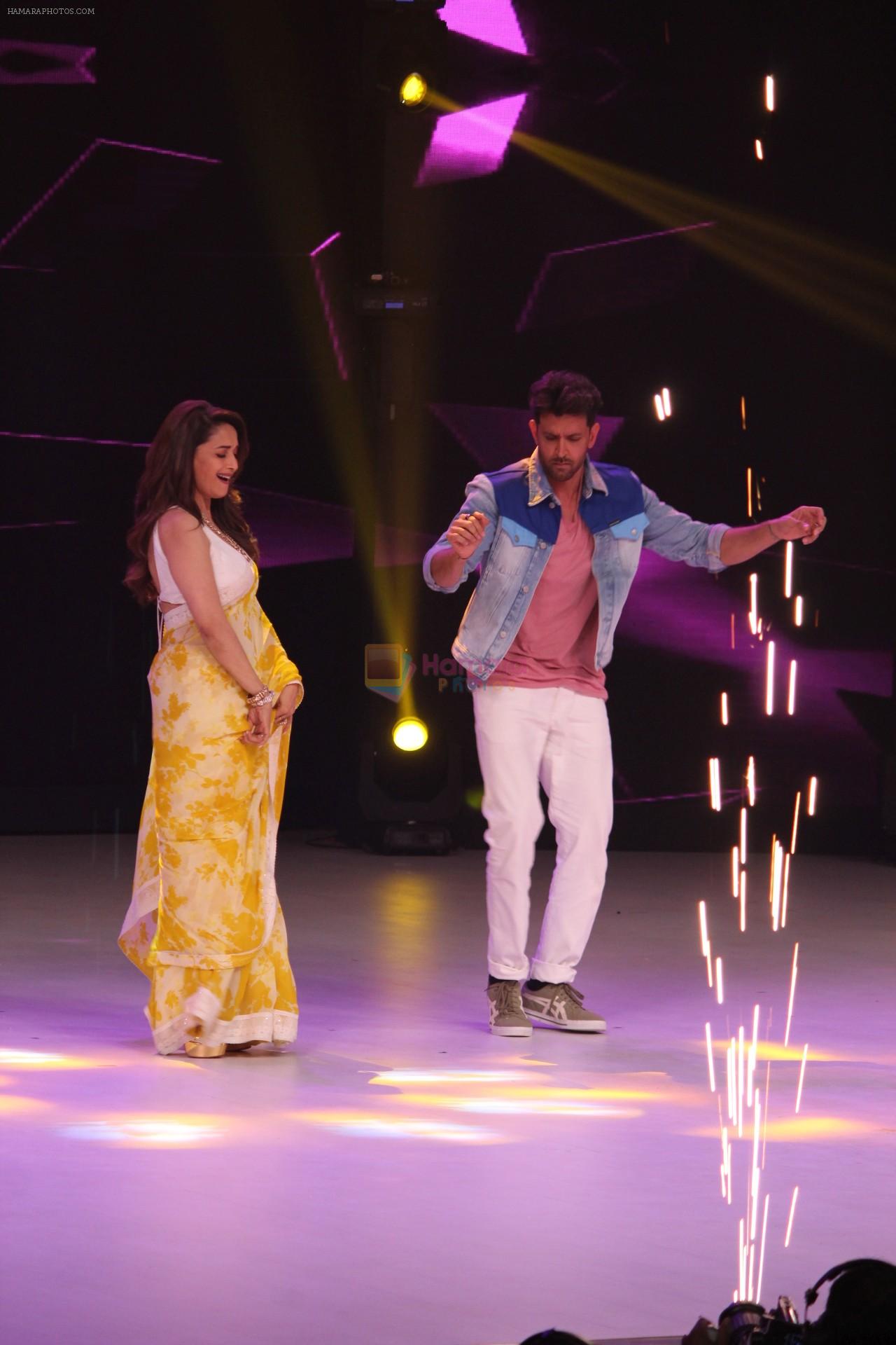 Hrithik Roshan, Madhuri Dixit on the sets of colors Dance Deewane in filmcity on 2nd July 2019